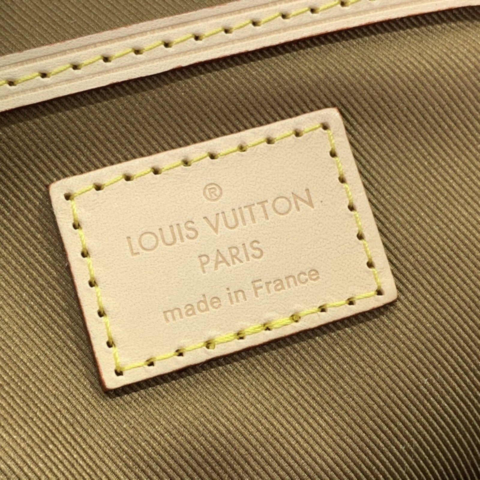 LV Bakcpack m11199