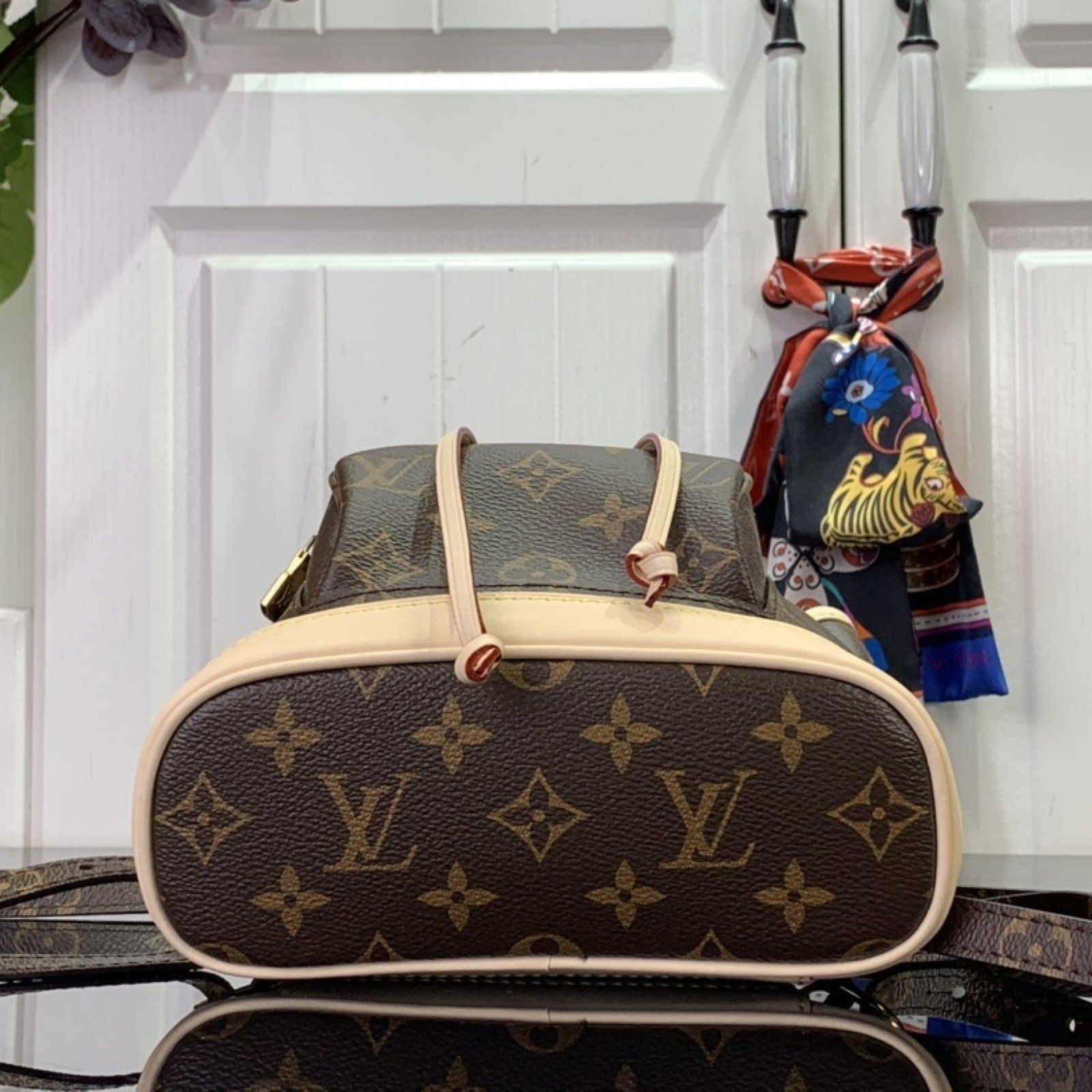 LV Bakcpack m11199