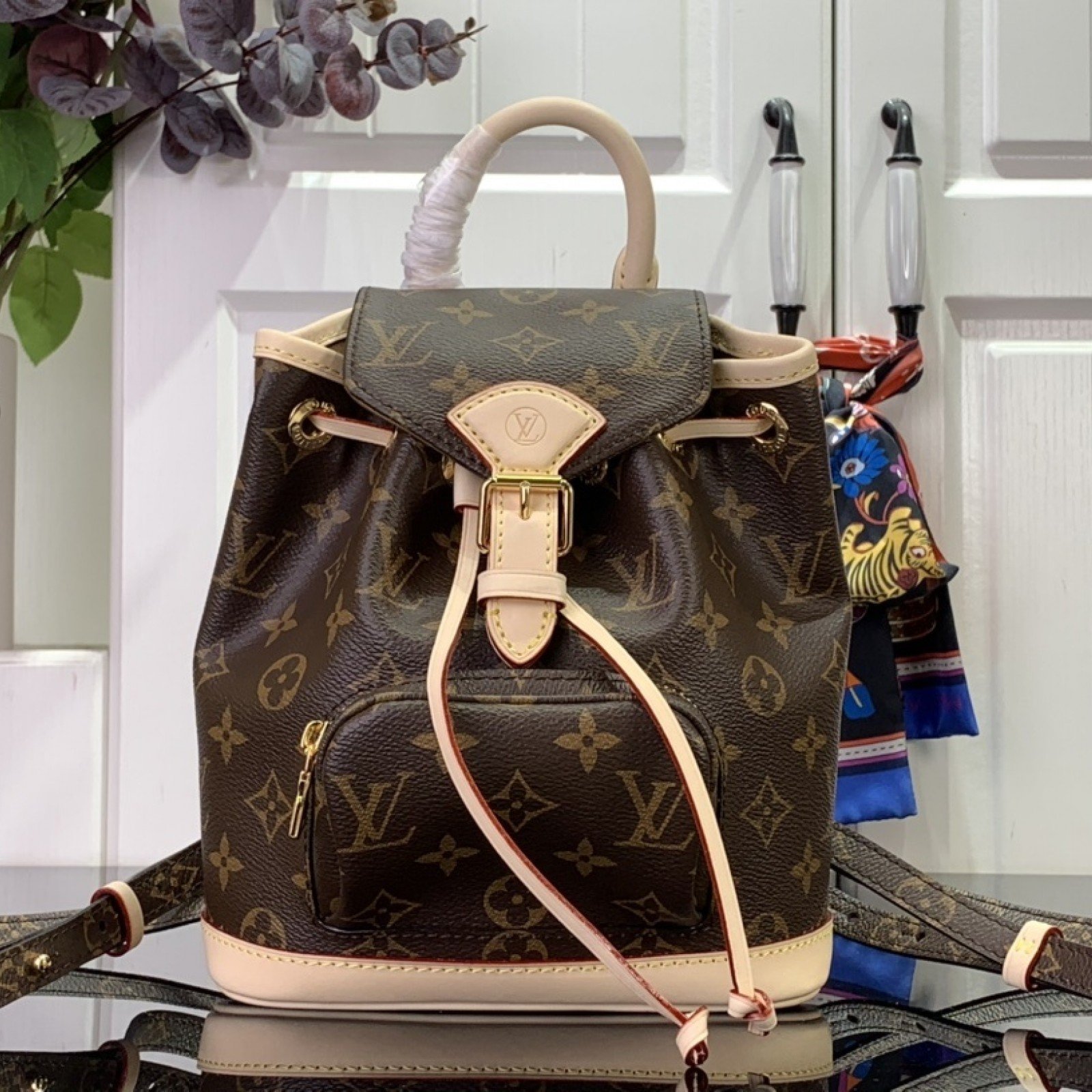 LV Bakcpack m11199