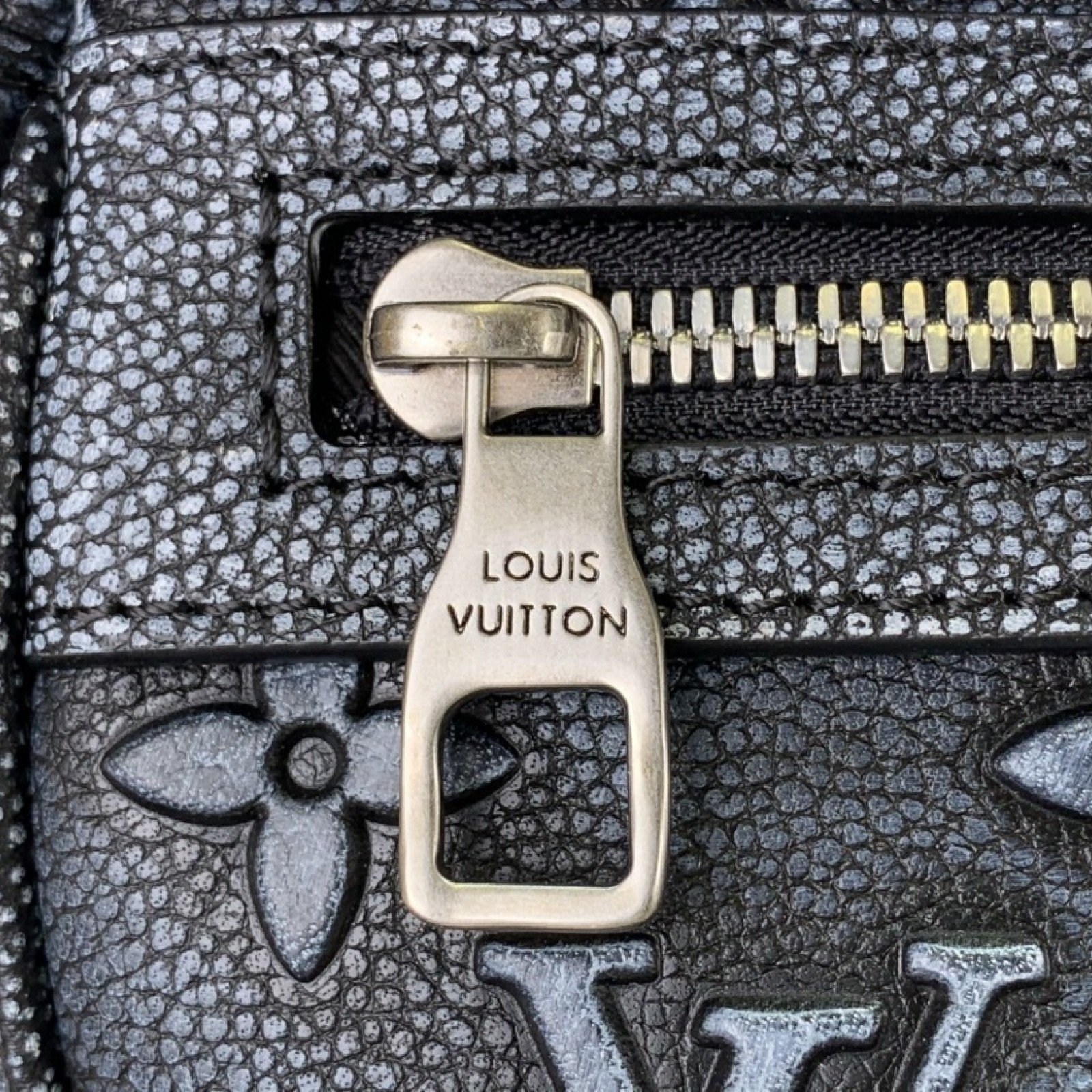 LV Bakcpack m21359
