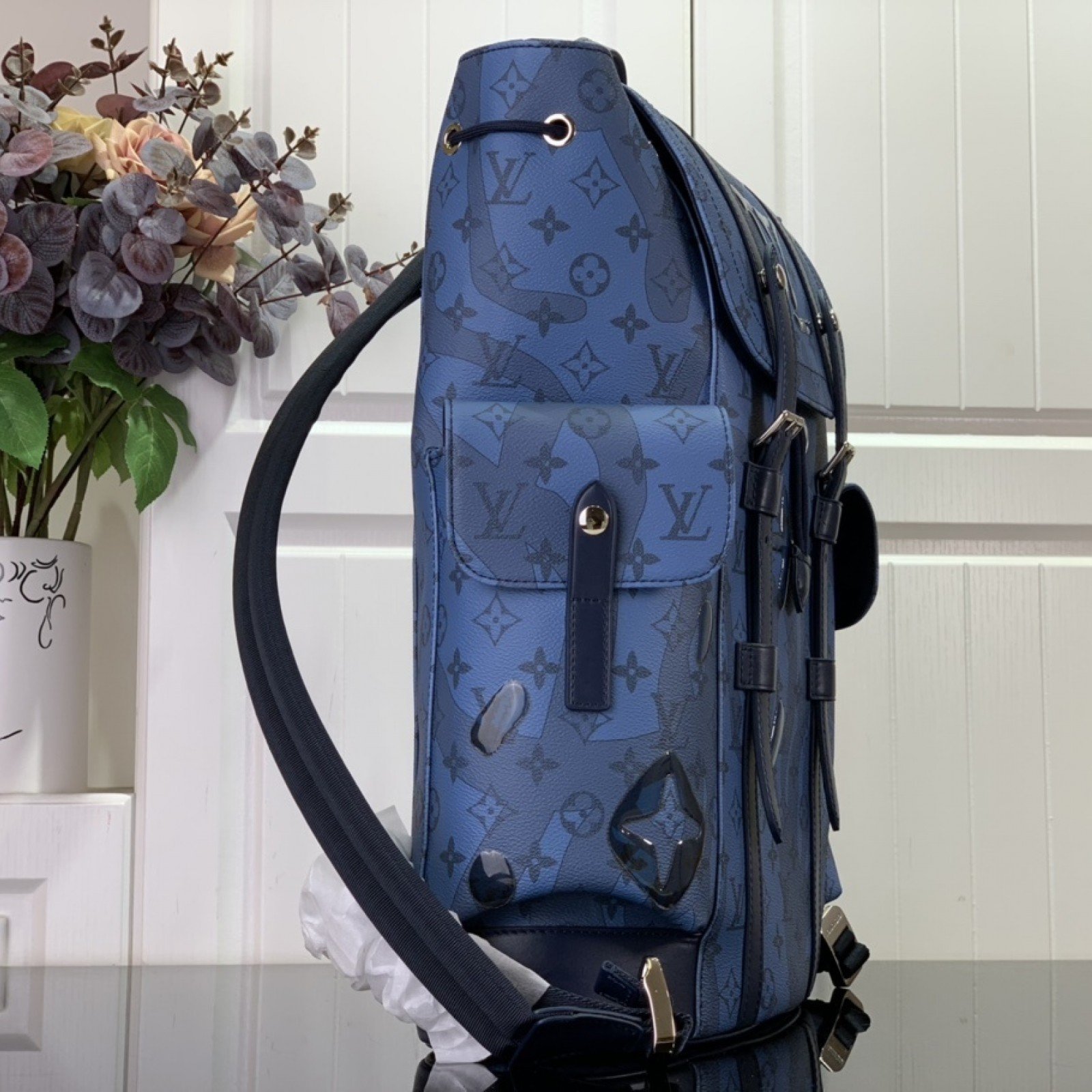 LV Bakcpack m22636