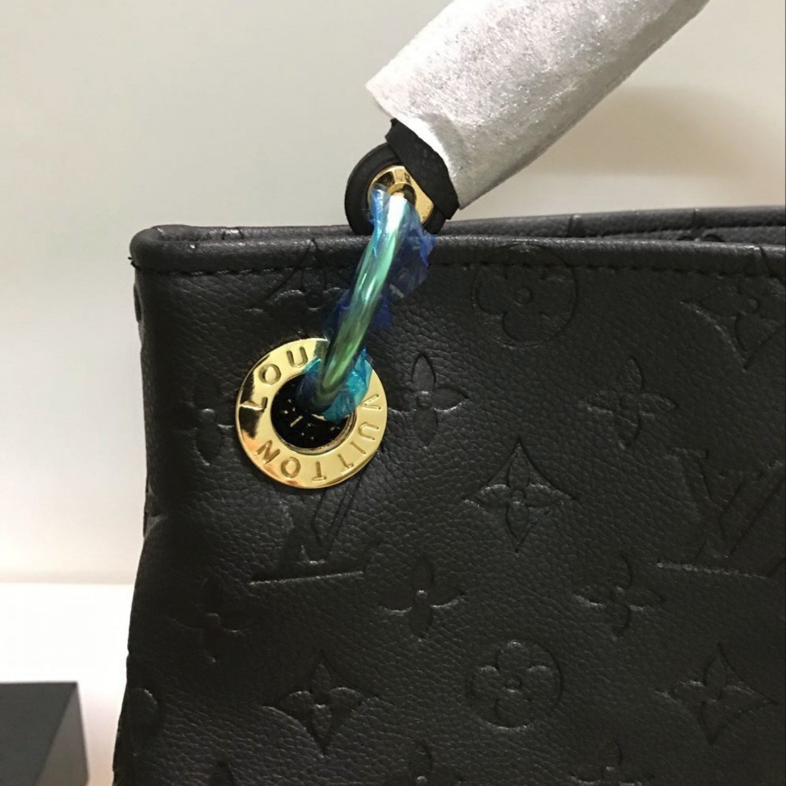 LV Black artsy bag 40249Y