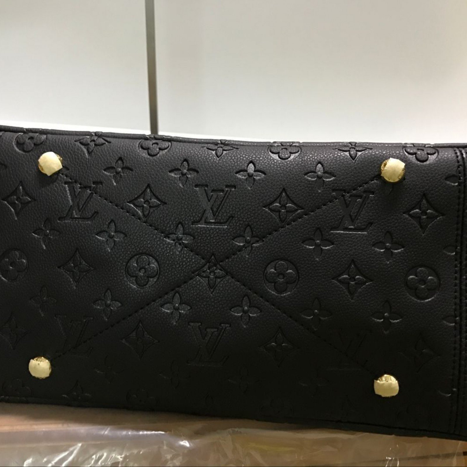 LV Black artsy bag 40249Y
