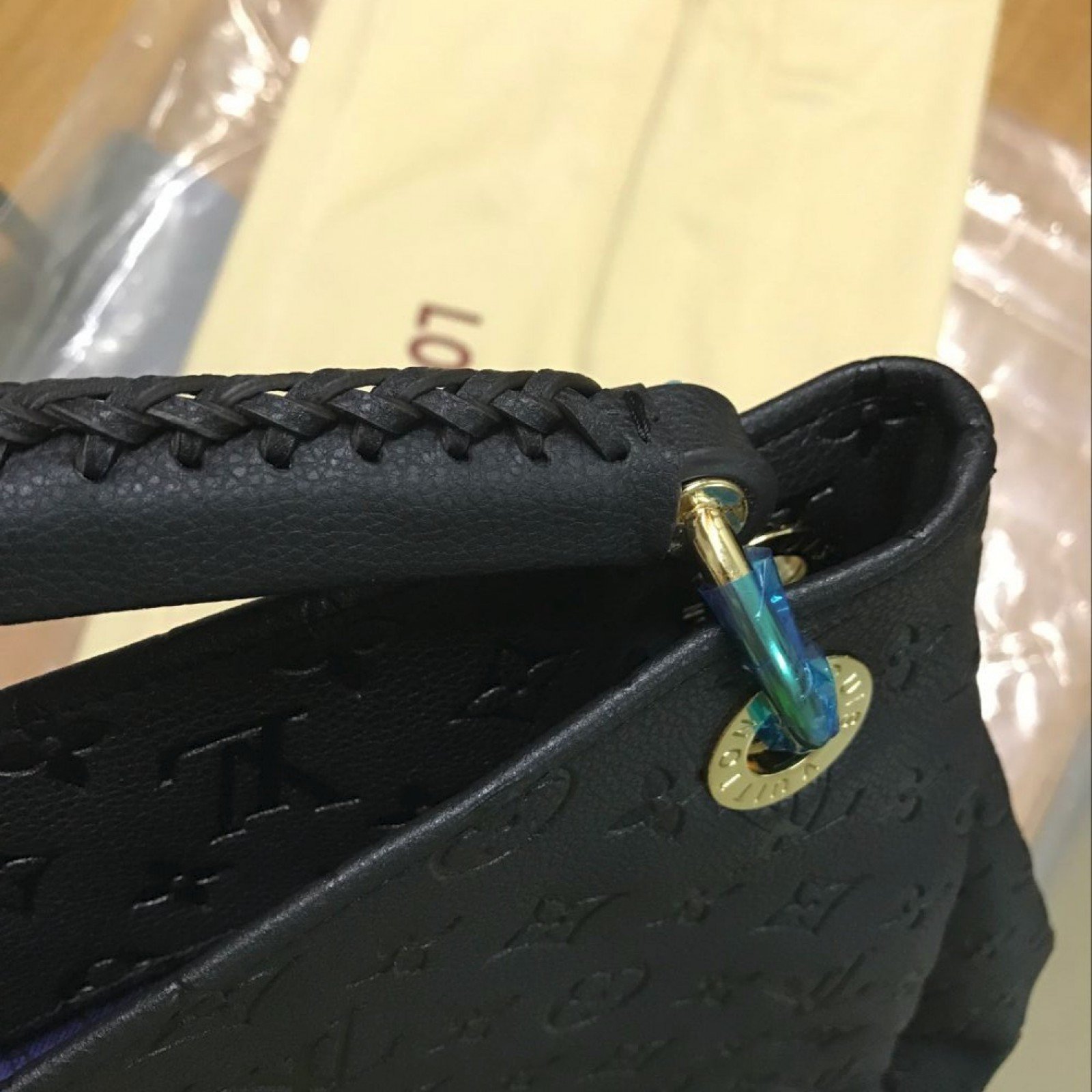 LV Black artsy bag 40249Y