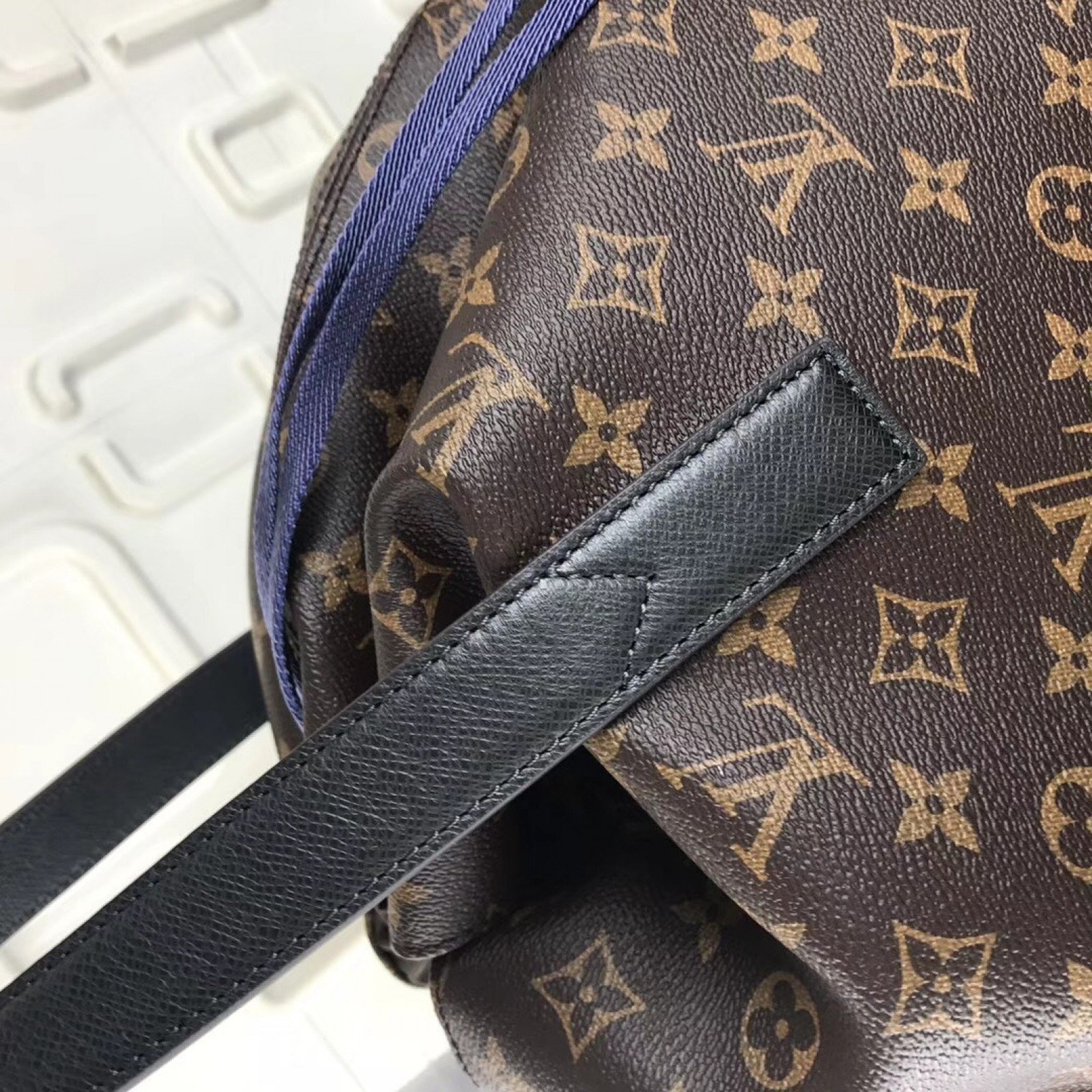 LV CABAS LIGHT Bag M43852