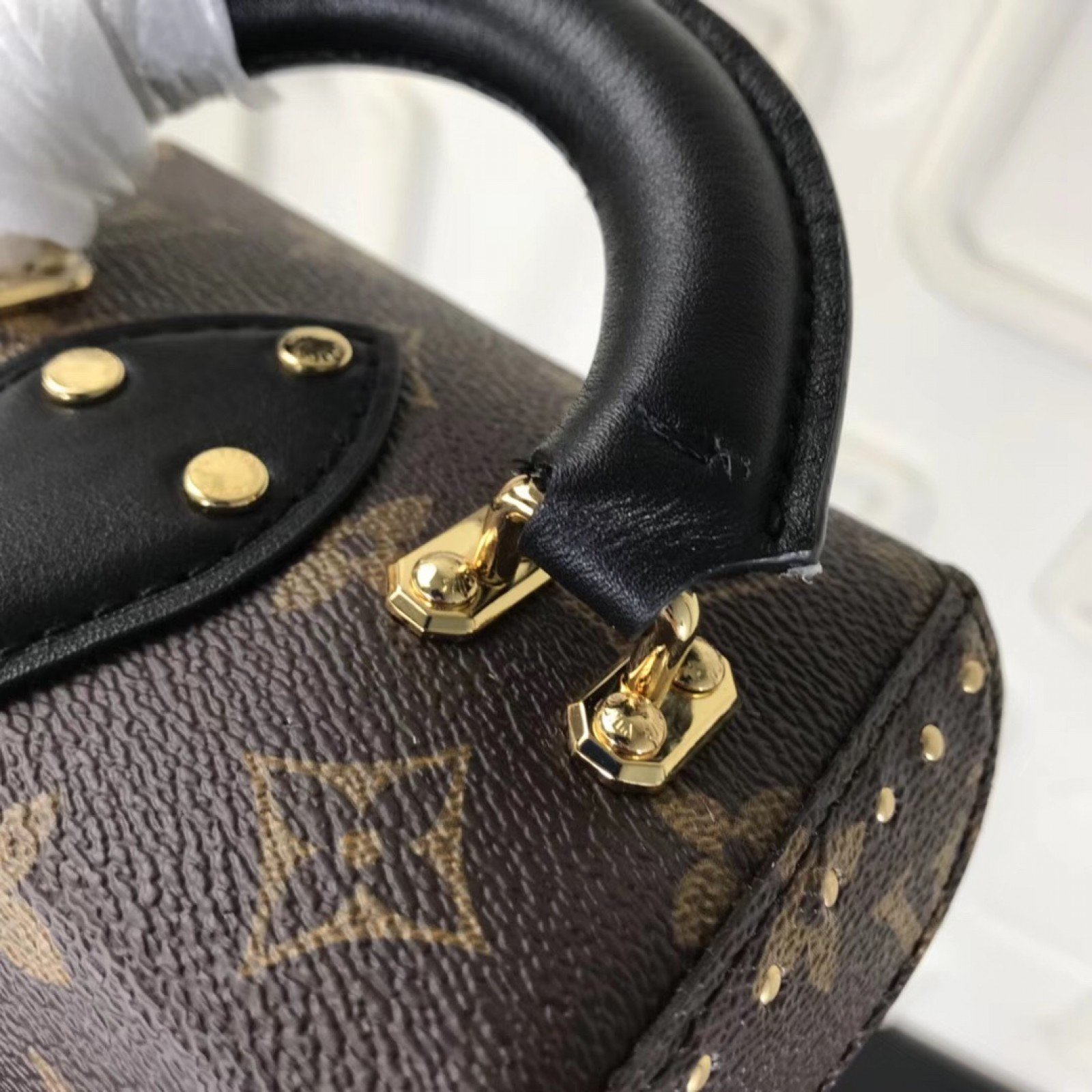 LV CAMERA BOX M42999