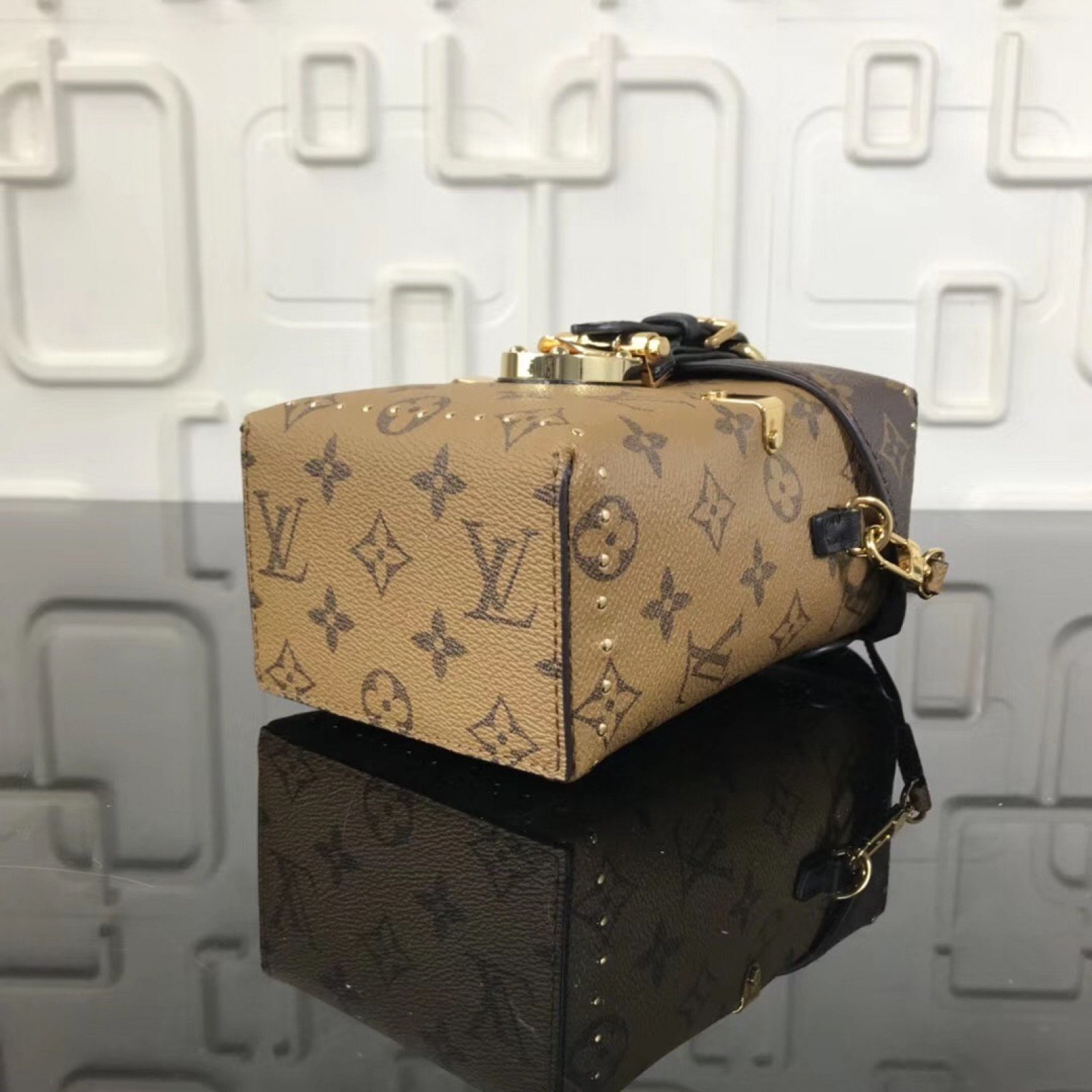 LV CAMERA BOX M42999