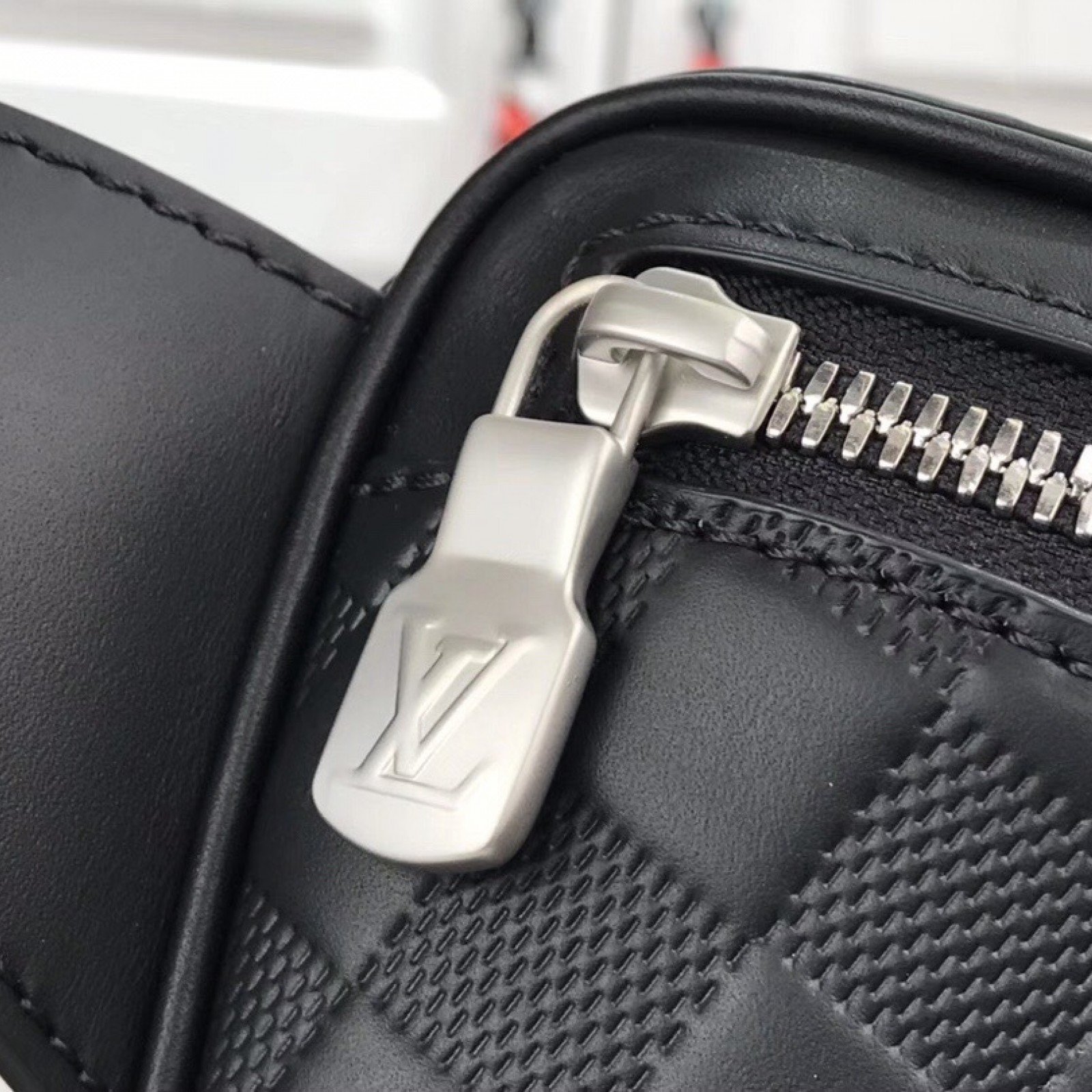 LV CAMPUS BUMBAG N40298
