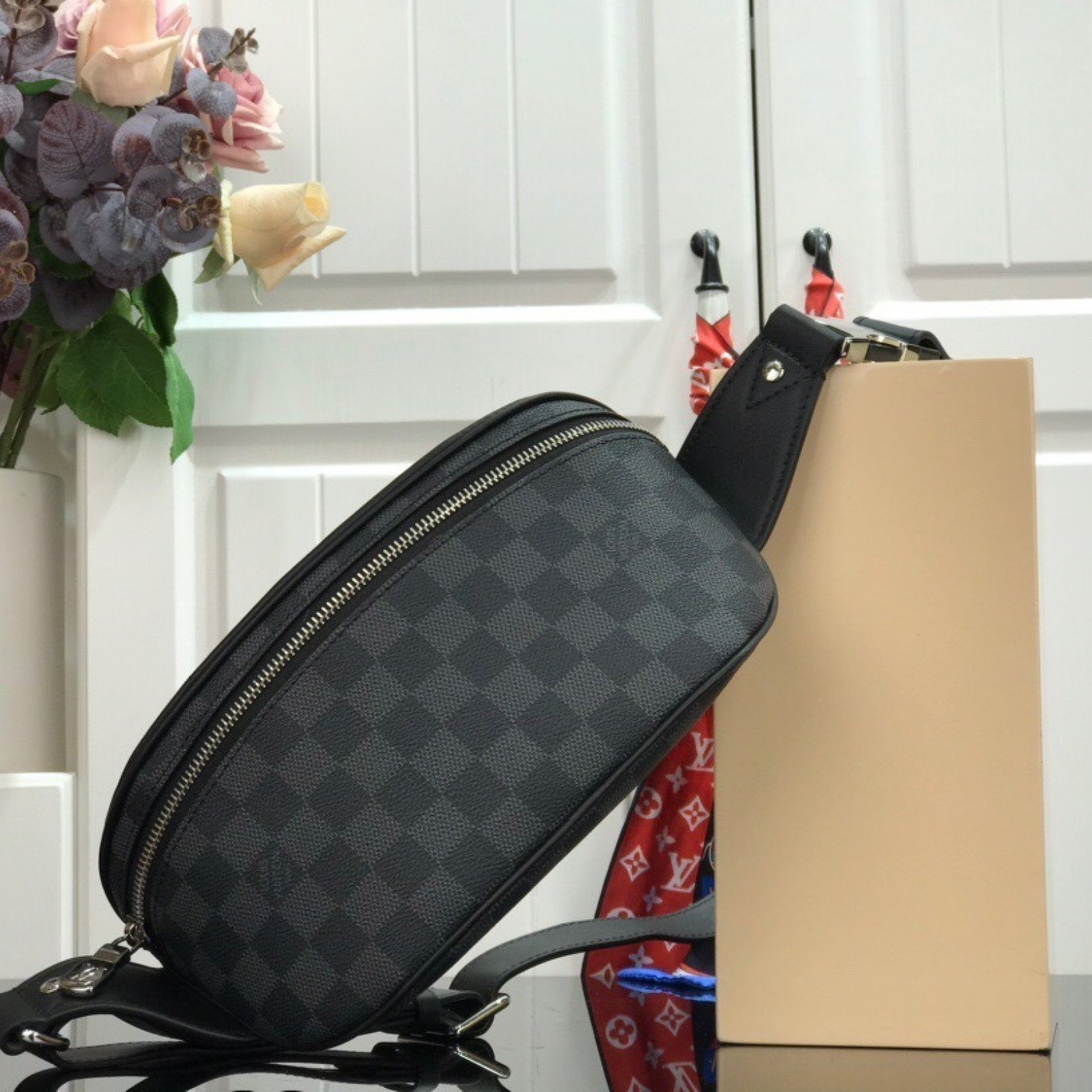 LV CAMPUS BUMBAG N40362