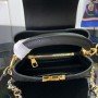 LV CAPUCINES  m12935