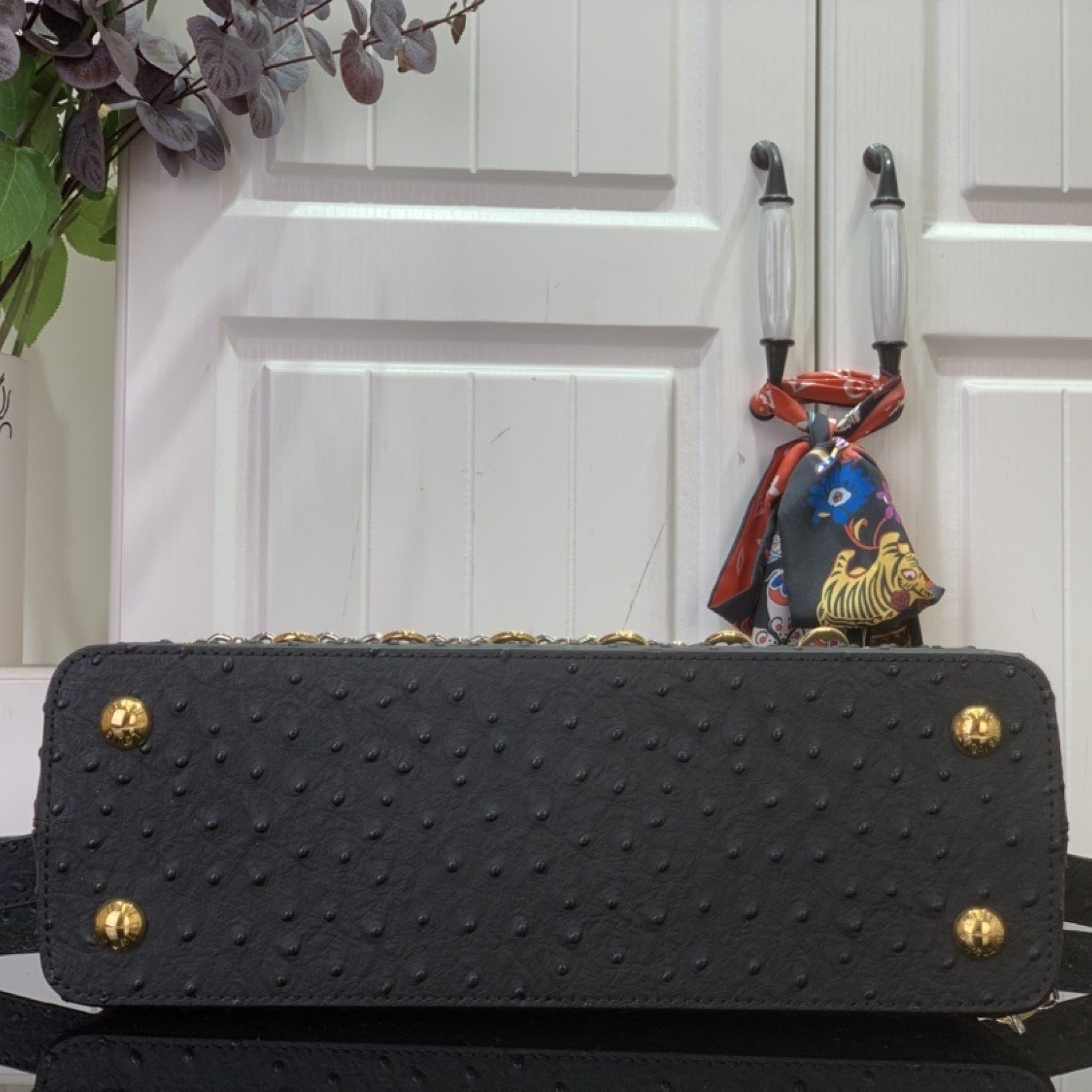 LV CAPUCINES  m12935