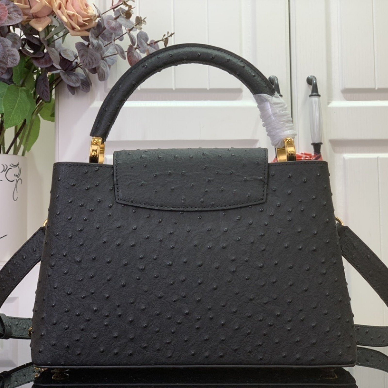 LV CAPUCINES  m12935