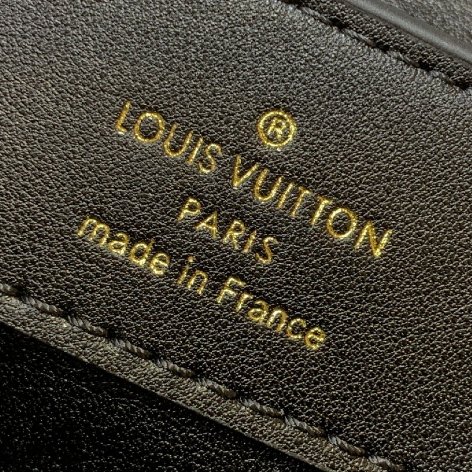 LV CAPUCINES  m12935