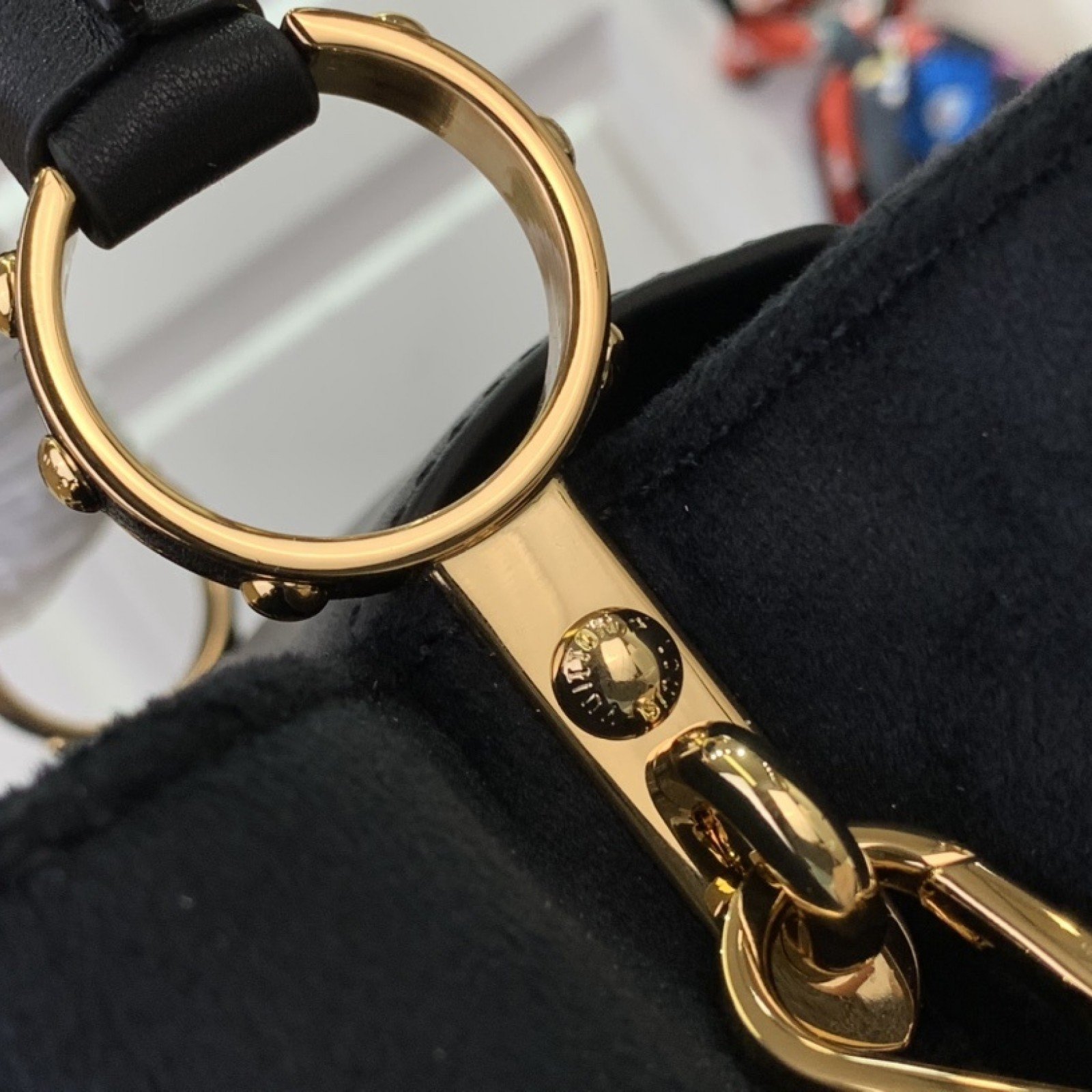 LV CAPUCINES BB  m11924