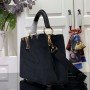 LV CAPUCINES BB  m11924