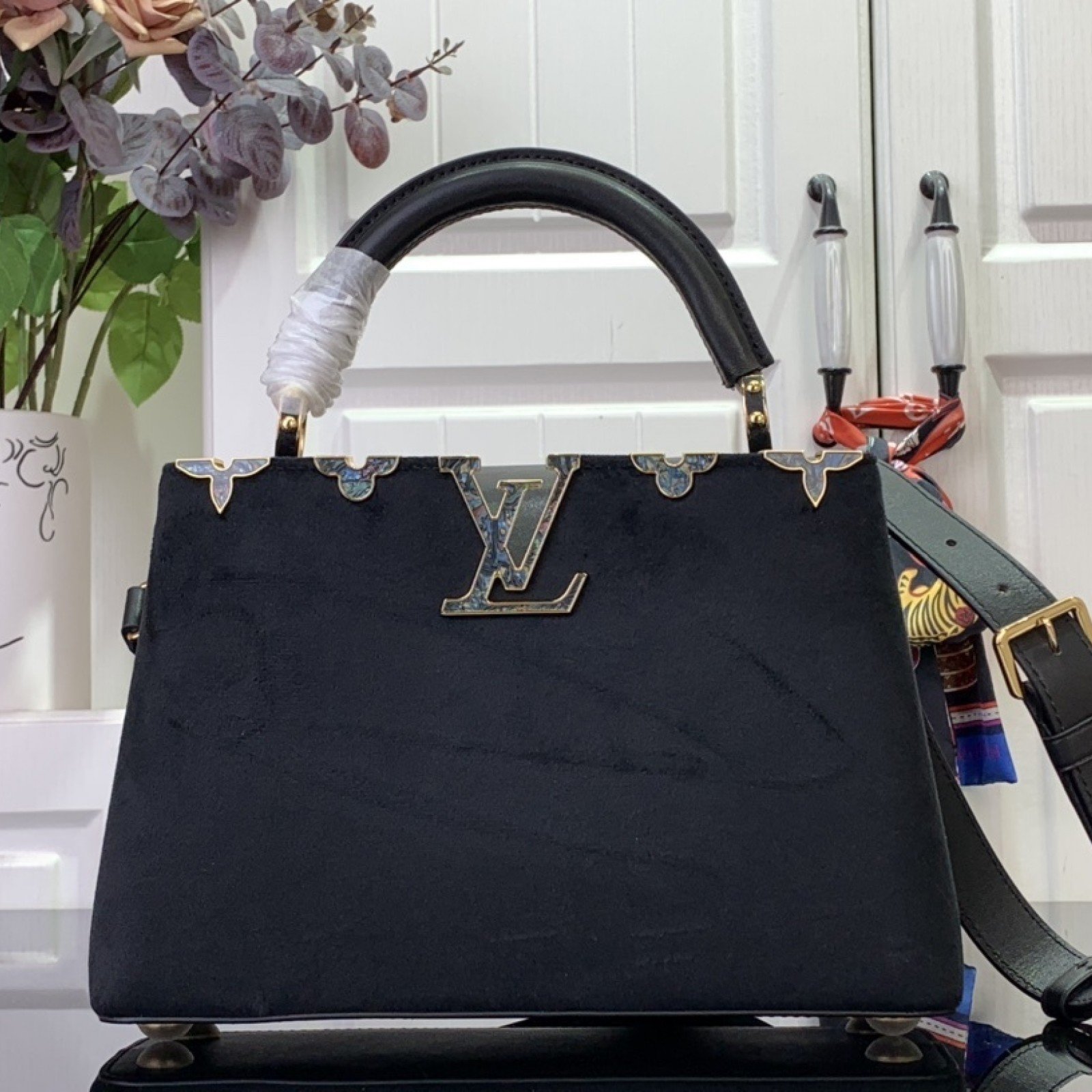 LV CAPUCINES BB  m11924