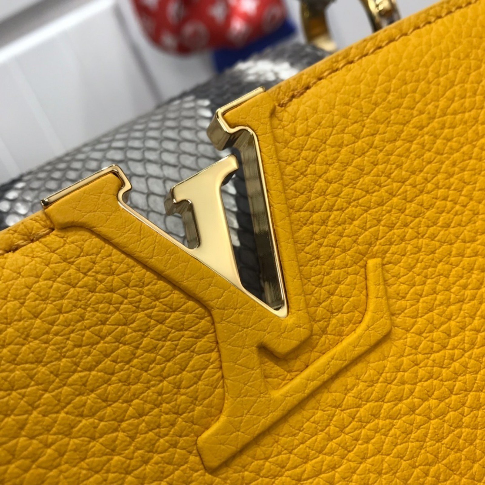 LV CAPUCINES BB M48865SW