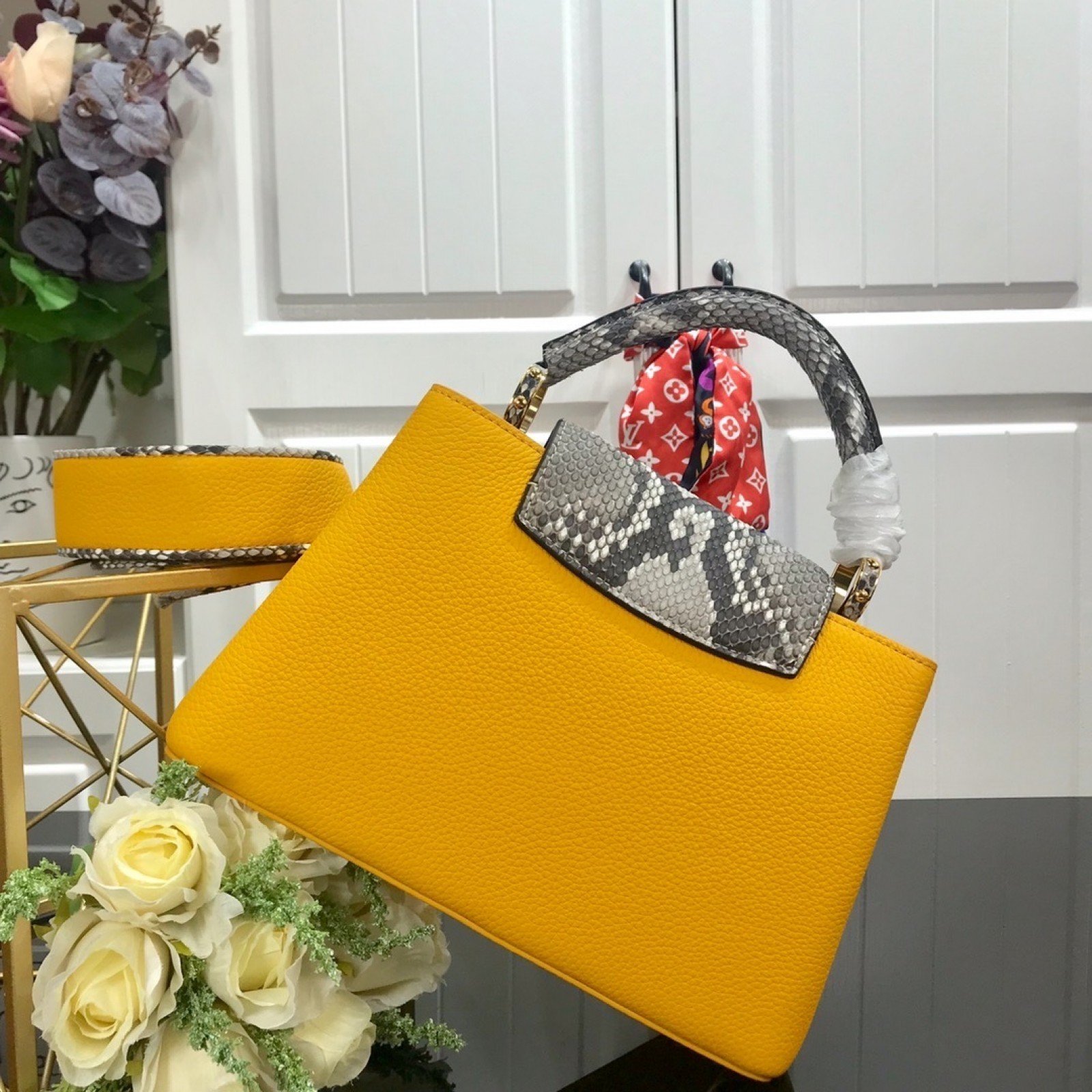 LV CAPUCINES BB M48865SW