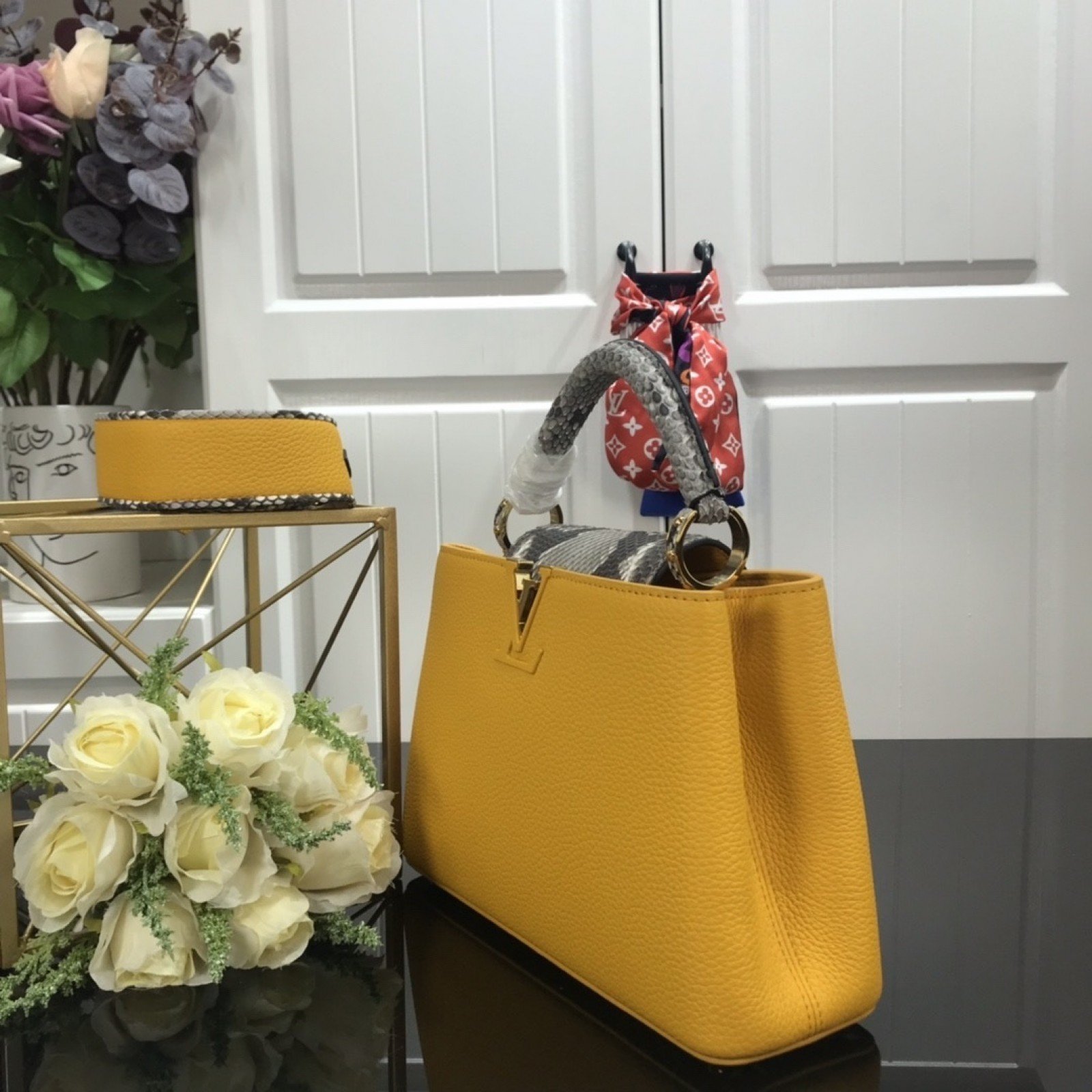 LV CAPUCINES BB M48865SW