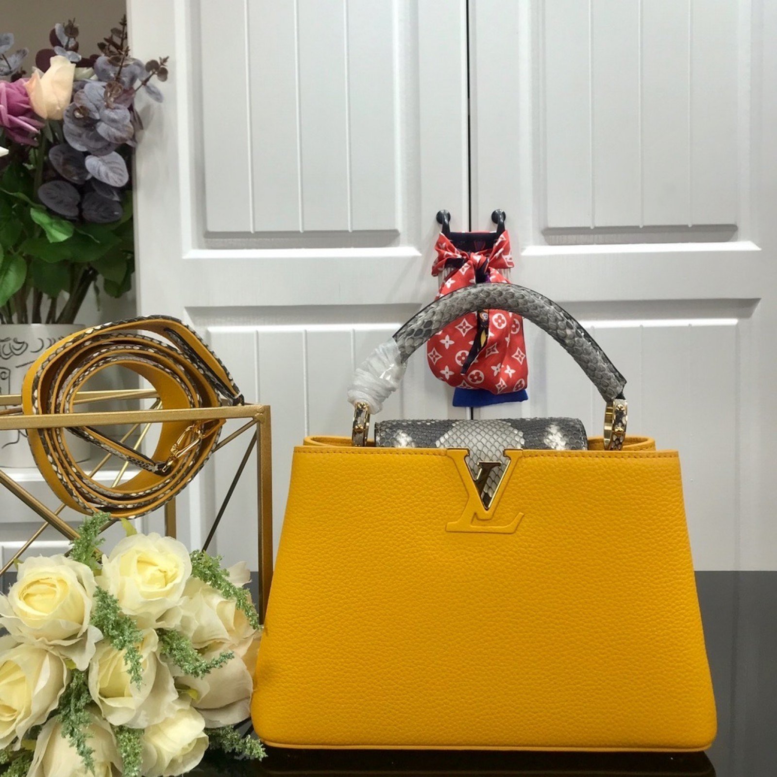 LV CAPUCINES BB M48865SW