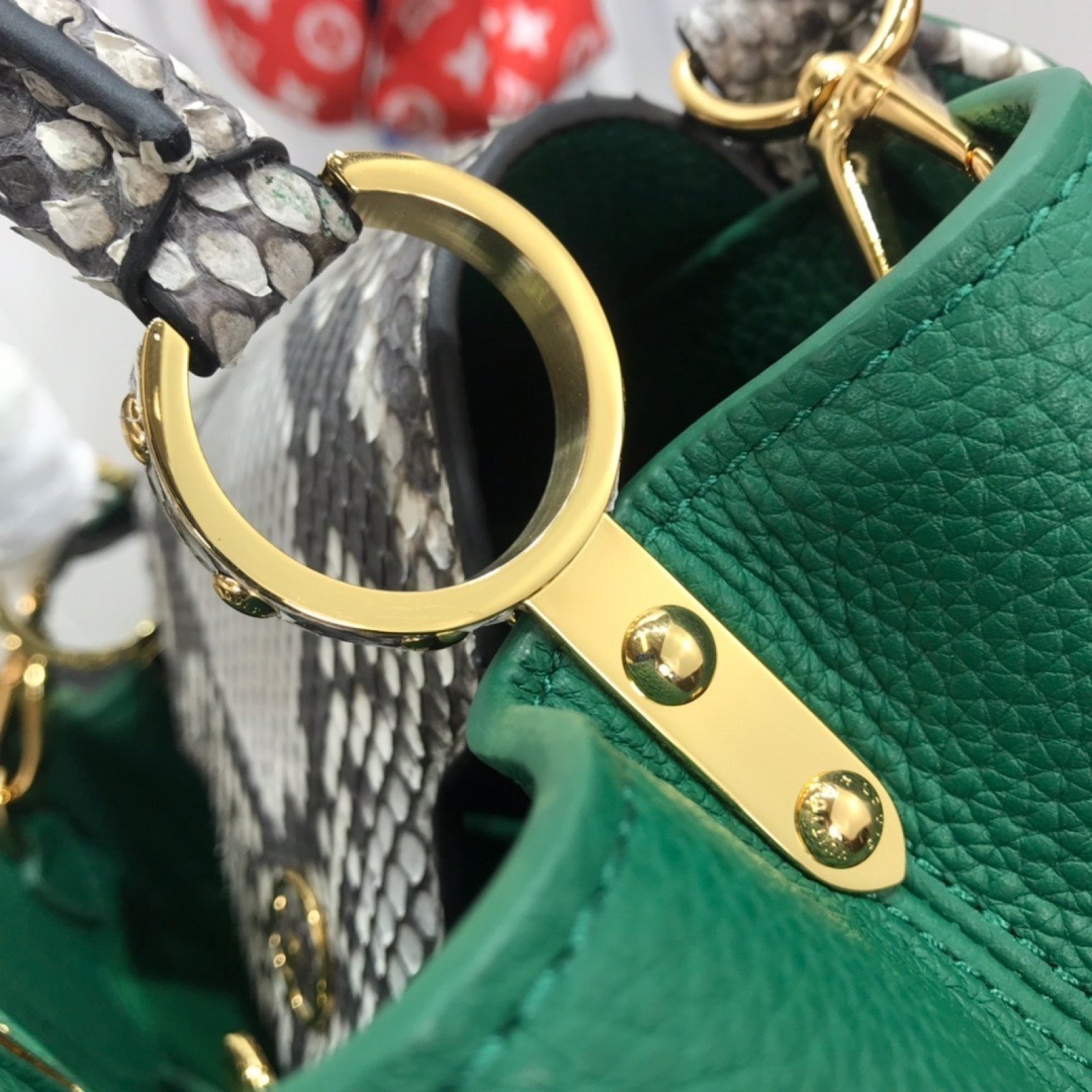 LV CAPUCINES BB M48865SW