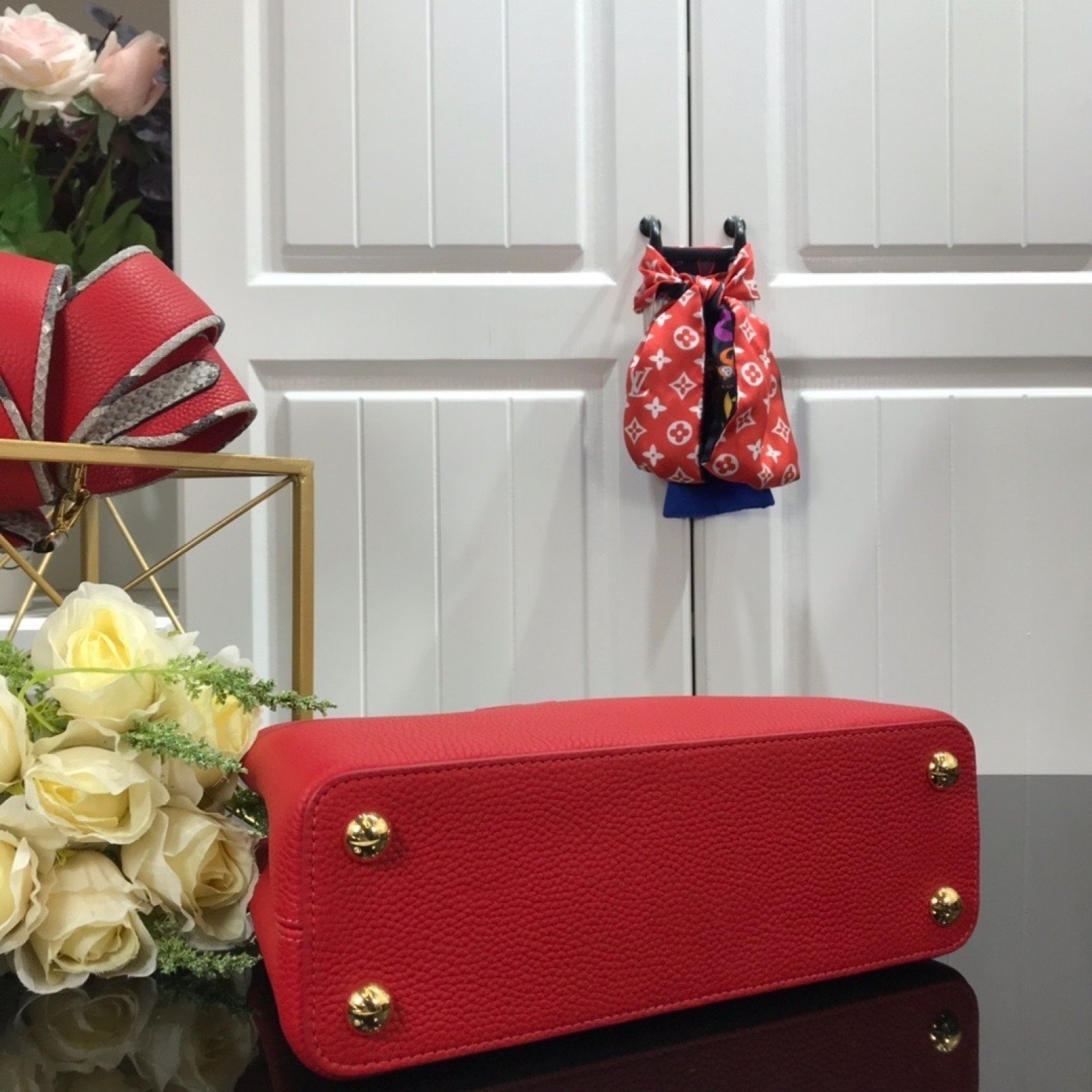 LV CAPUCINES BB M48865SW
