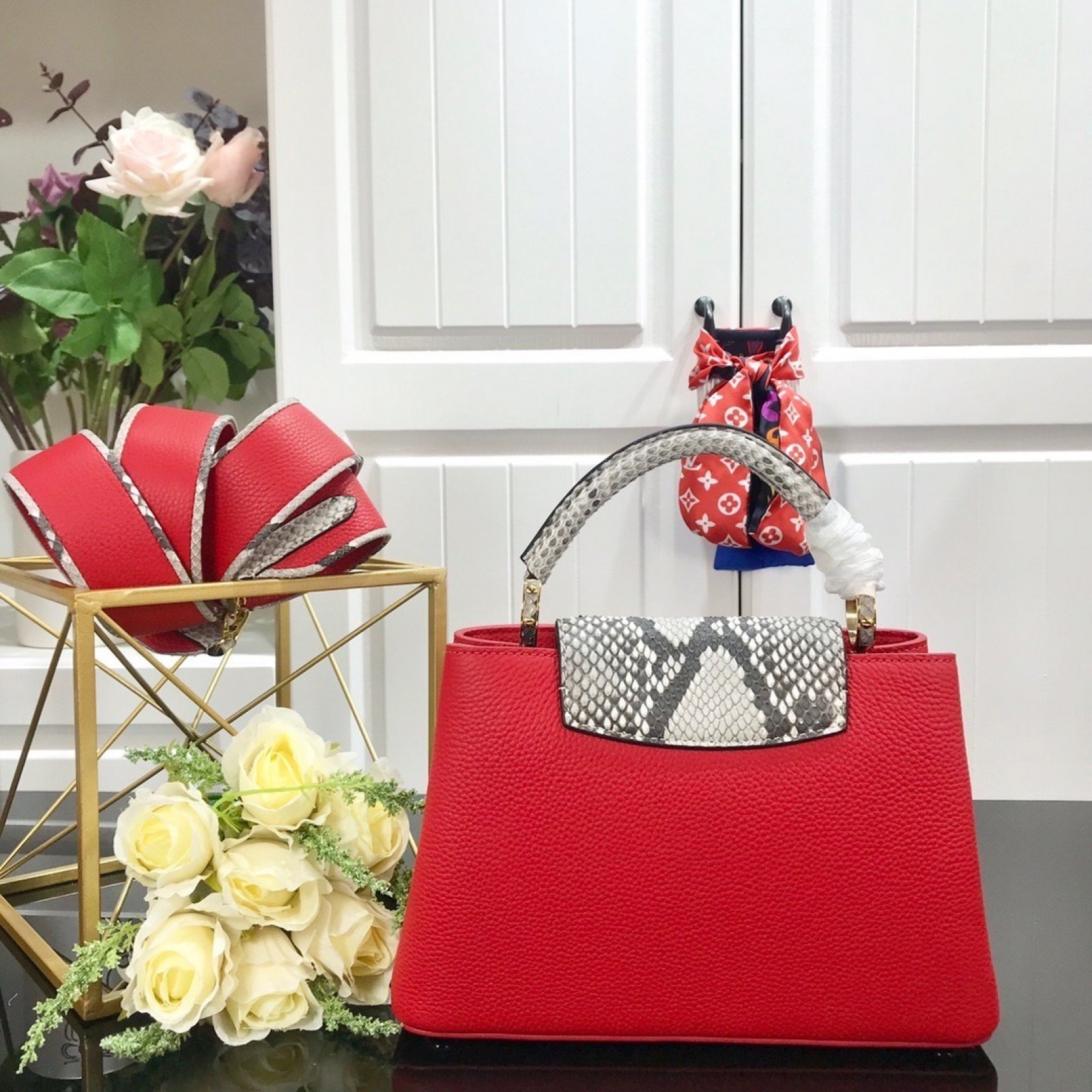 LV CAPUCINES BB M48865SW