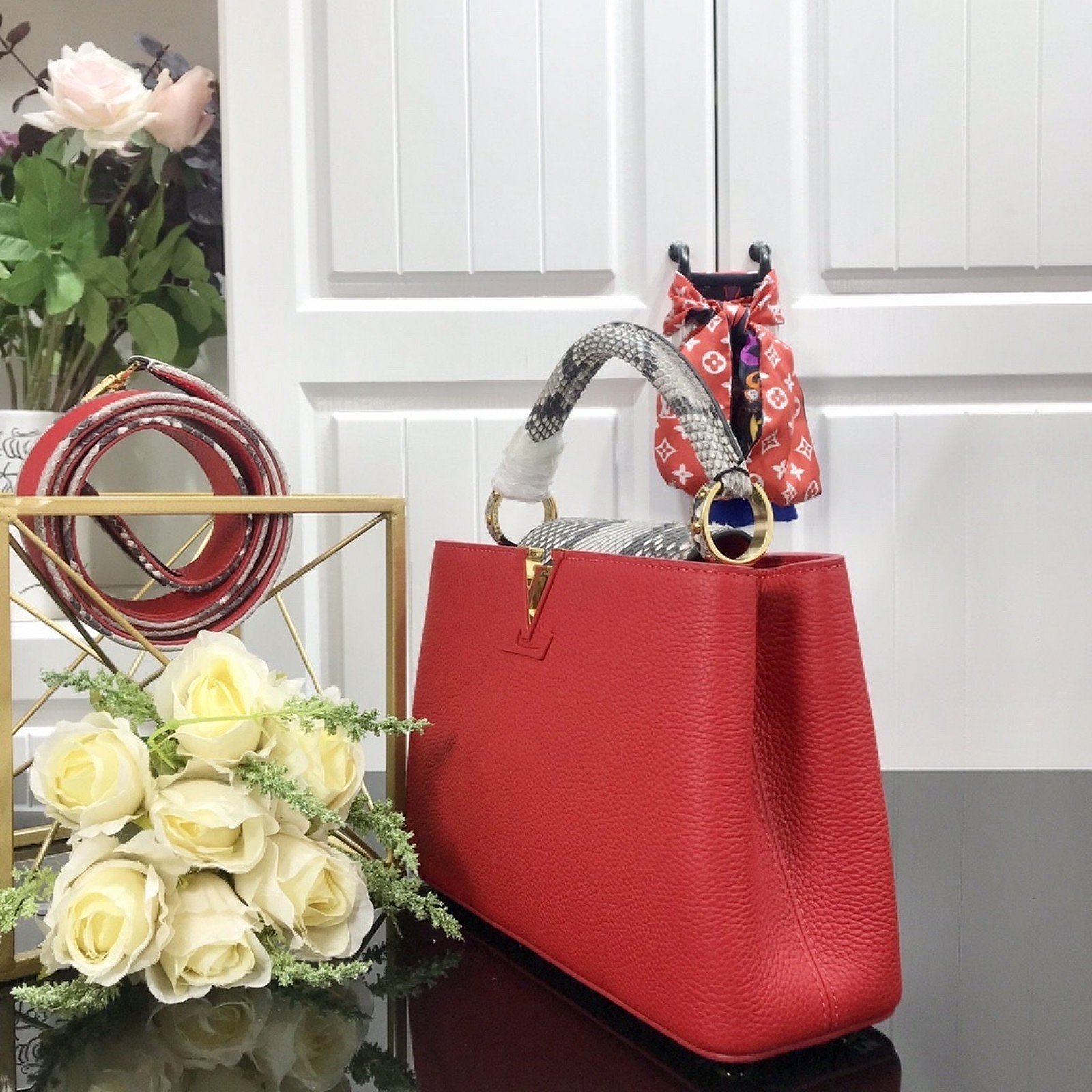 LV CAPUCINES BB M48865SW