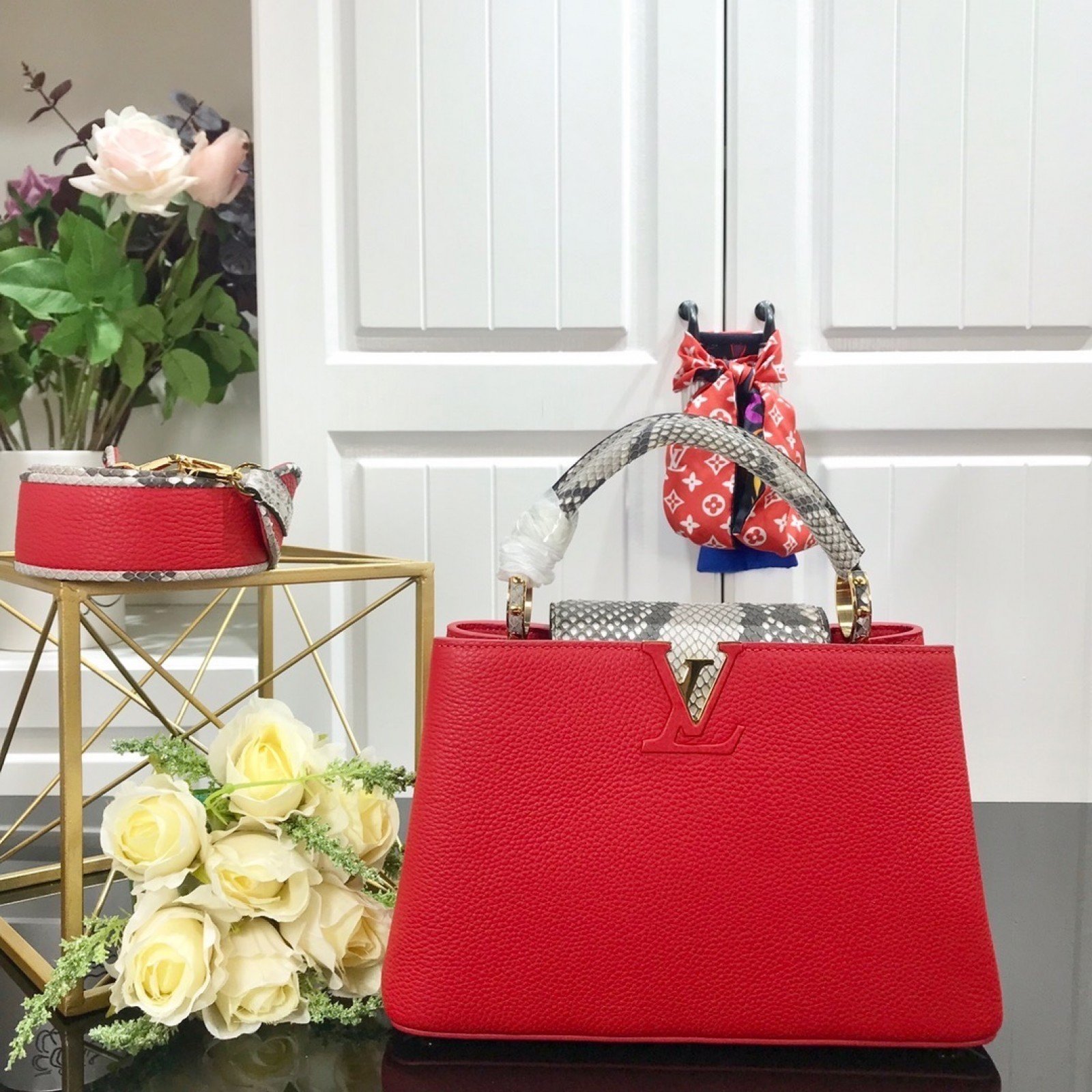 LV CAPUCINES BB M48865SW