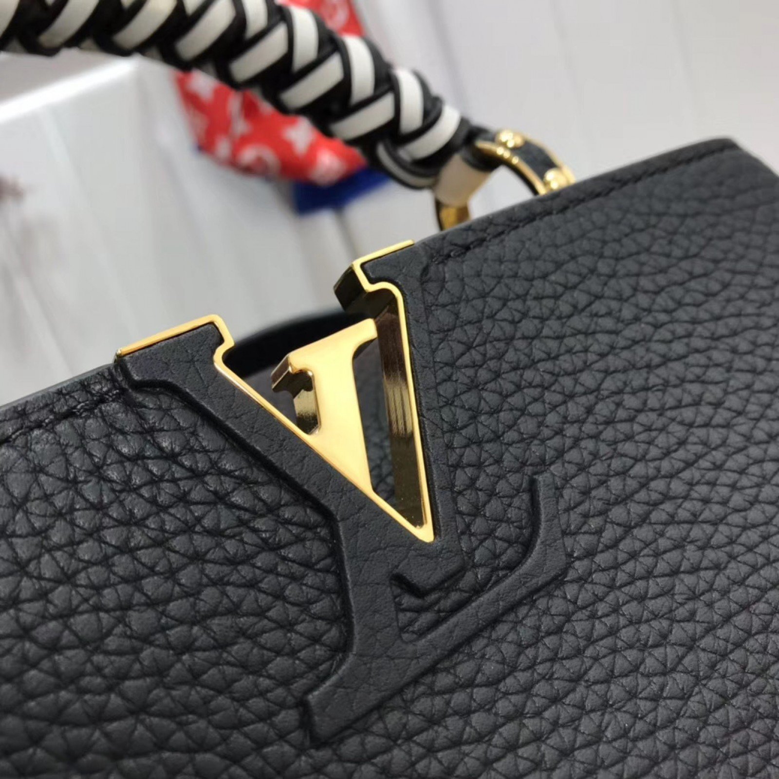LV CAPUCINES BB M55236