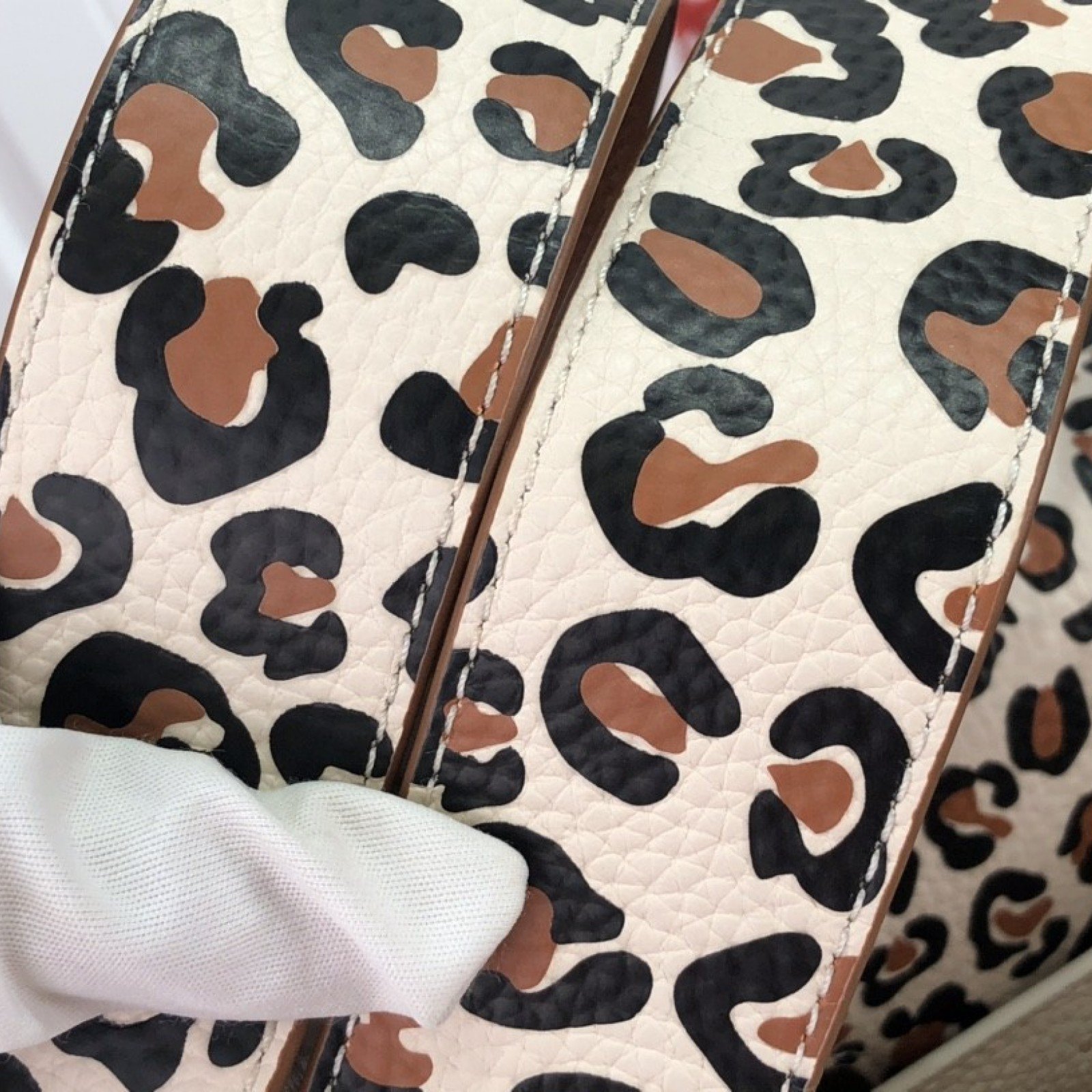 LV CAPUCINES BB M58720
