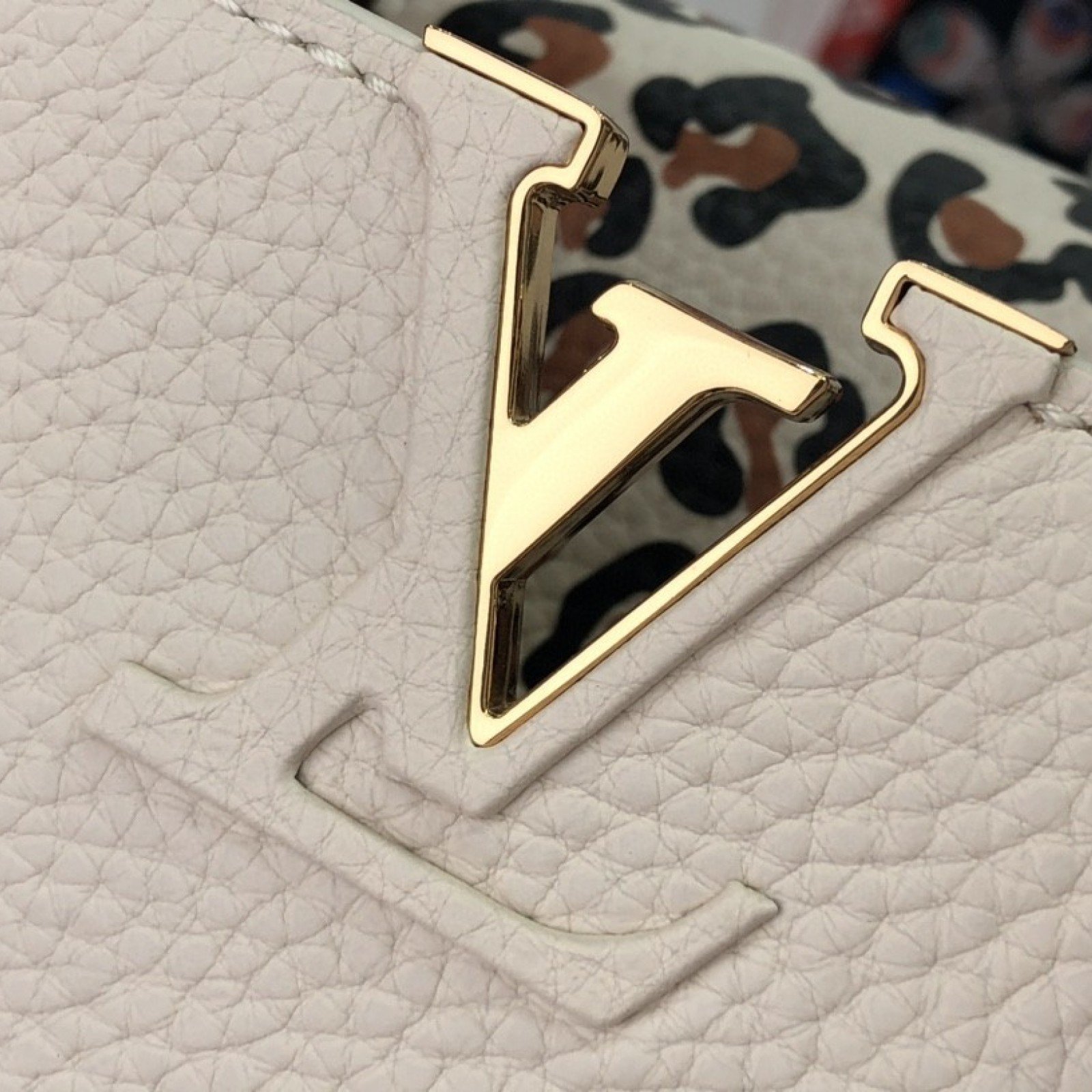 LV CAPUCINES BB M58720