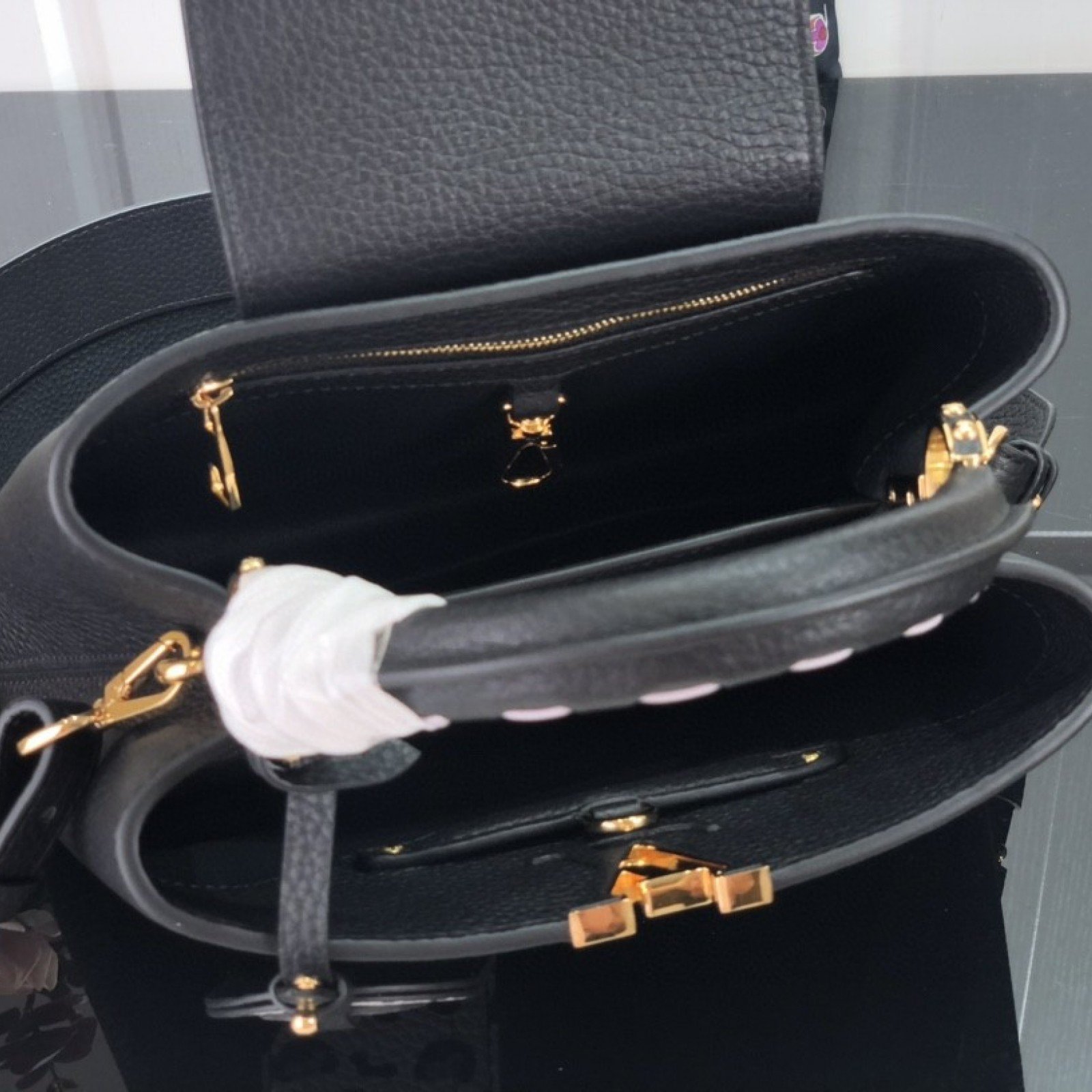 LV CAPUCINES BB M58720