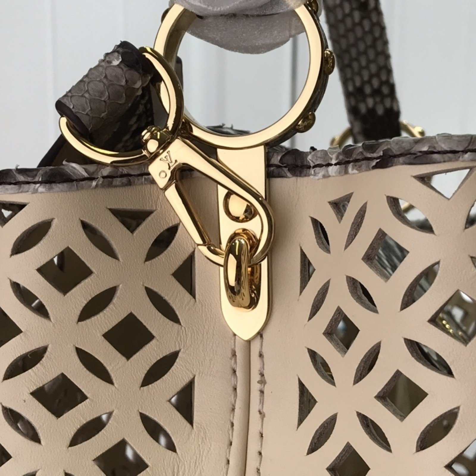 LV CAPUCINES BB N98426