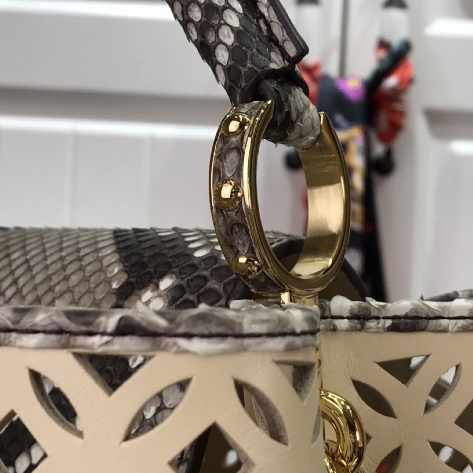 LV CAPUCINES BB N98426