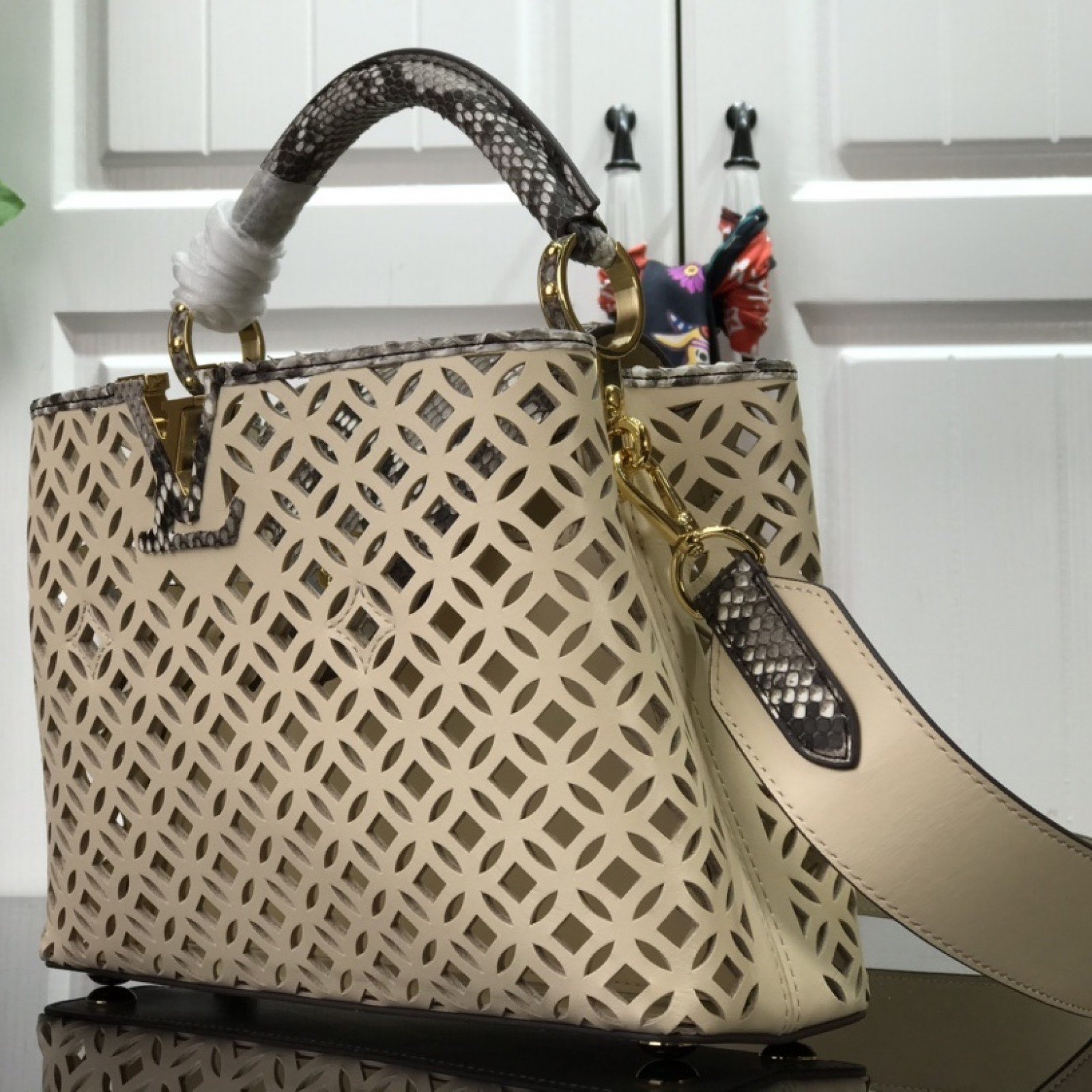 LV CAPUCINES BB N98426