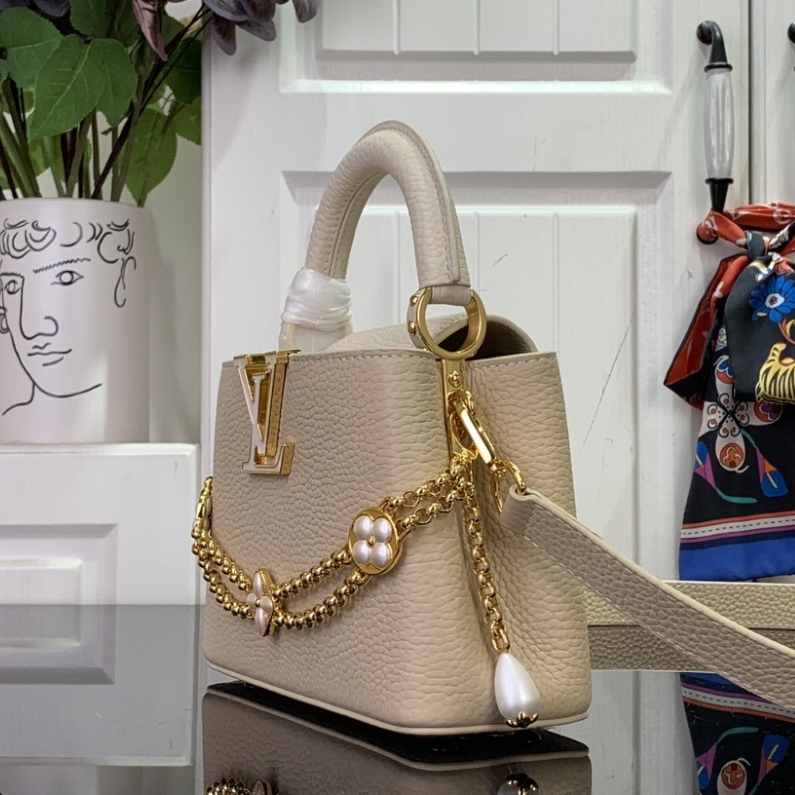 LV CAPUCINES BB m25461