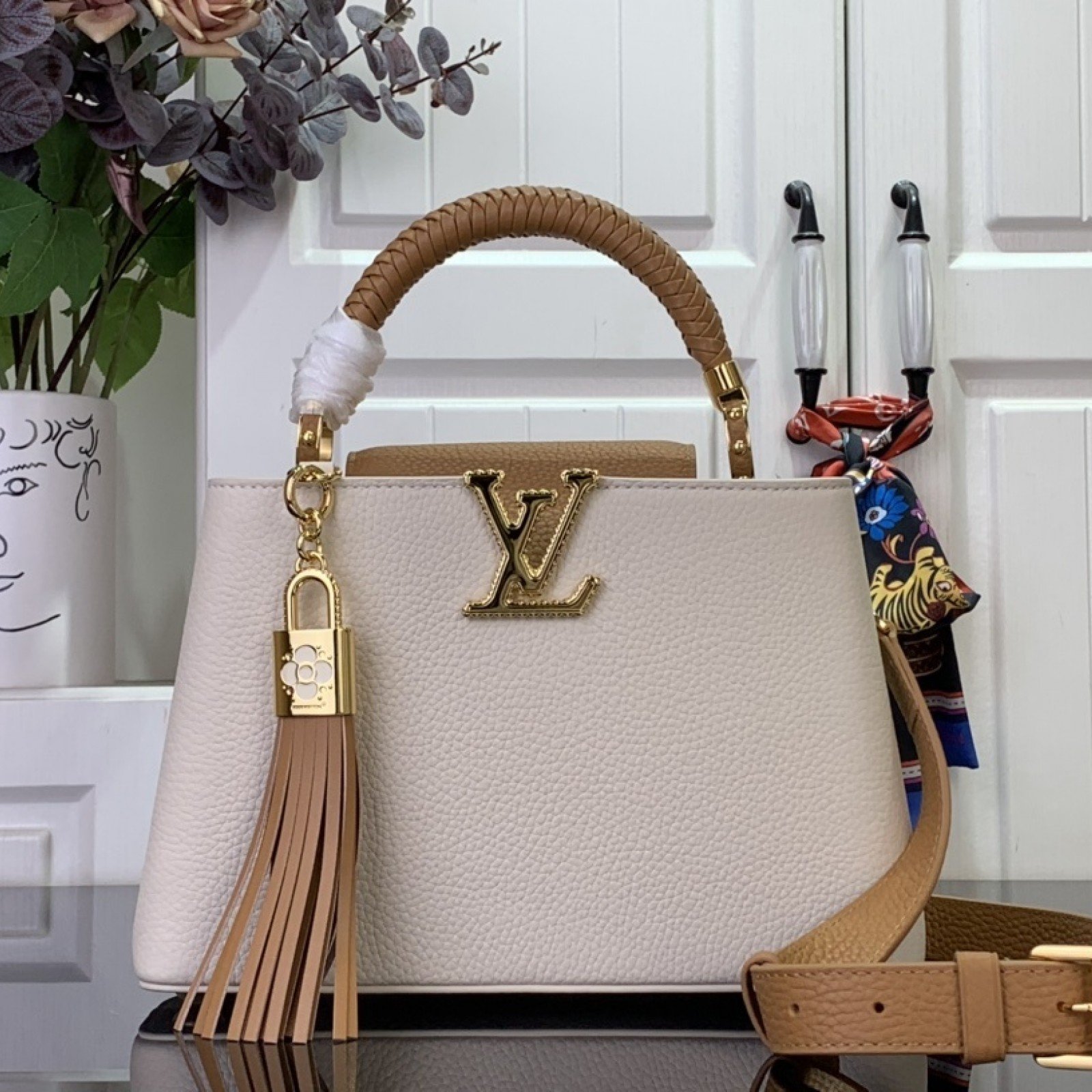 LV CAPUCINES BB m25466
