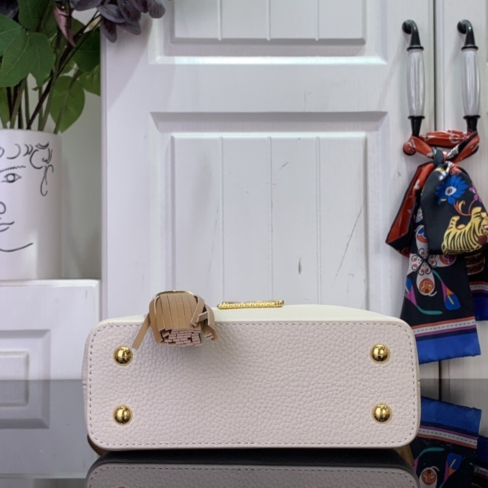 LV CAPUCINES BB m25466