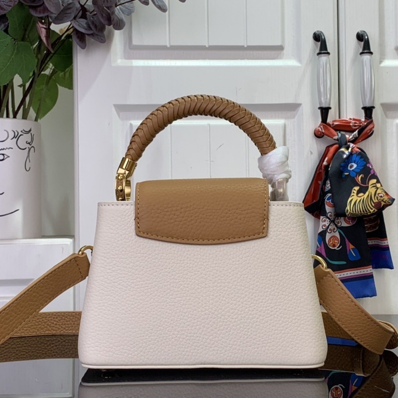 LV CAPUCINES BB m25466