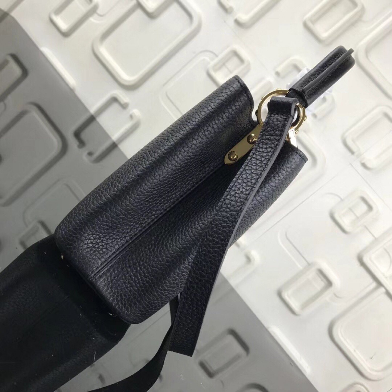 LV CAPUCINES Bag M94519