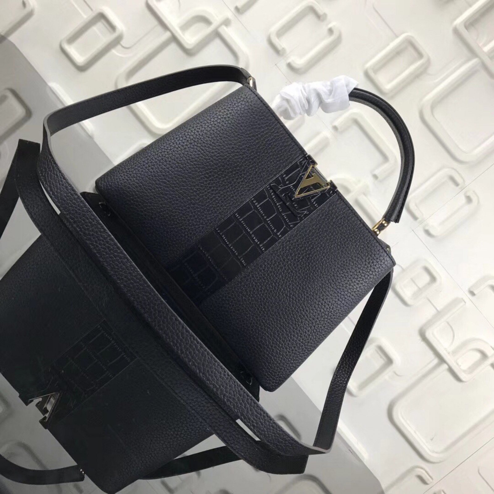 LV CAPUCINES Bag M94519