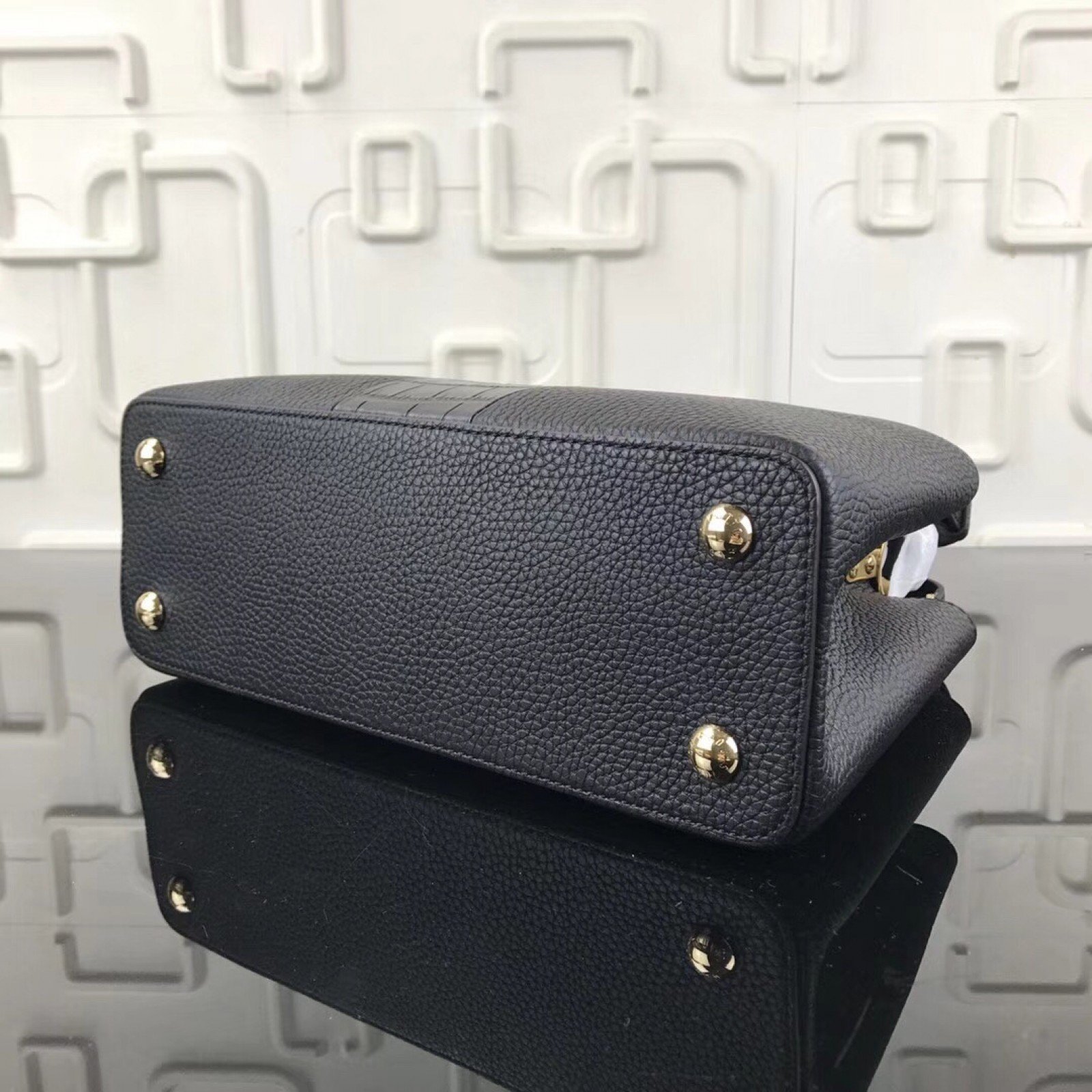 LV CAPUCINES Bag M94519