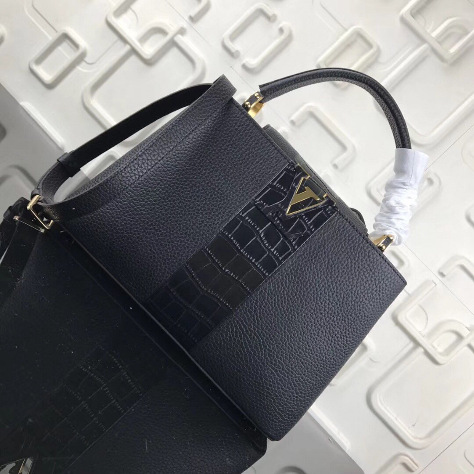 LV CAPUCINES Bag M94519