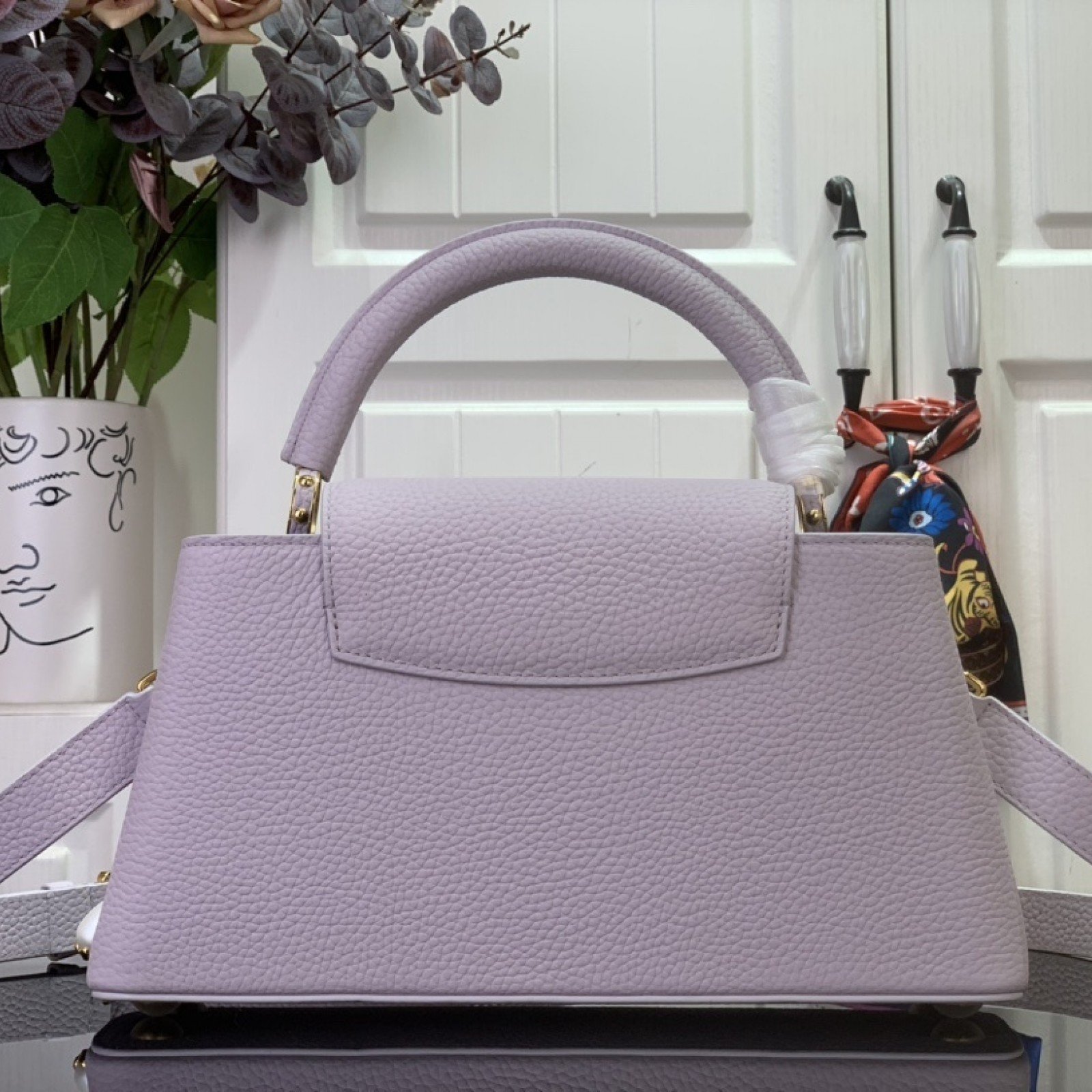 LV CAPUCINES EAST-WEST m25476