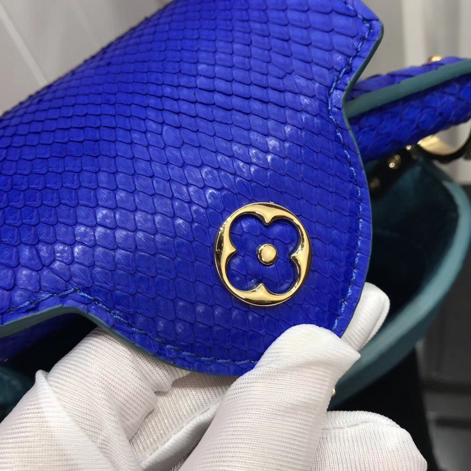 LV CAPUCINES MINI M94227