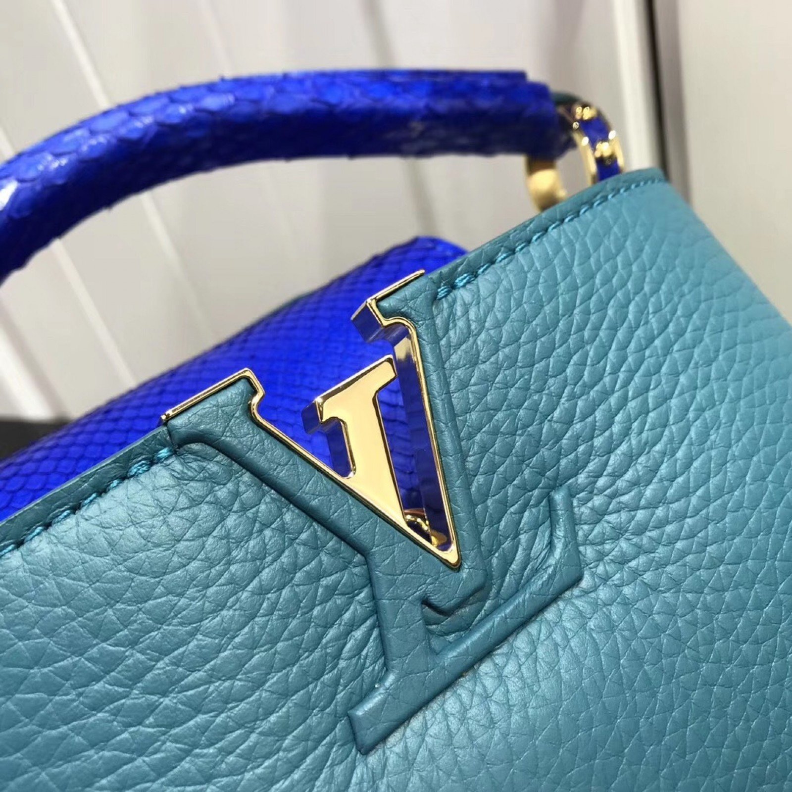 LV CAPUCINES MINI M94227