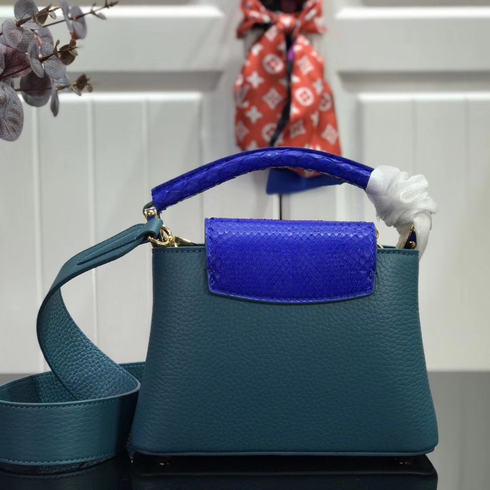 LV CAPUCINES MINI M94227