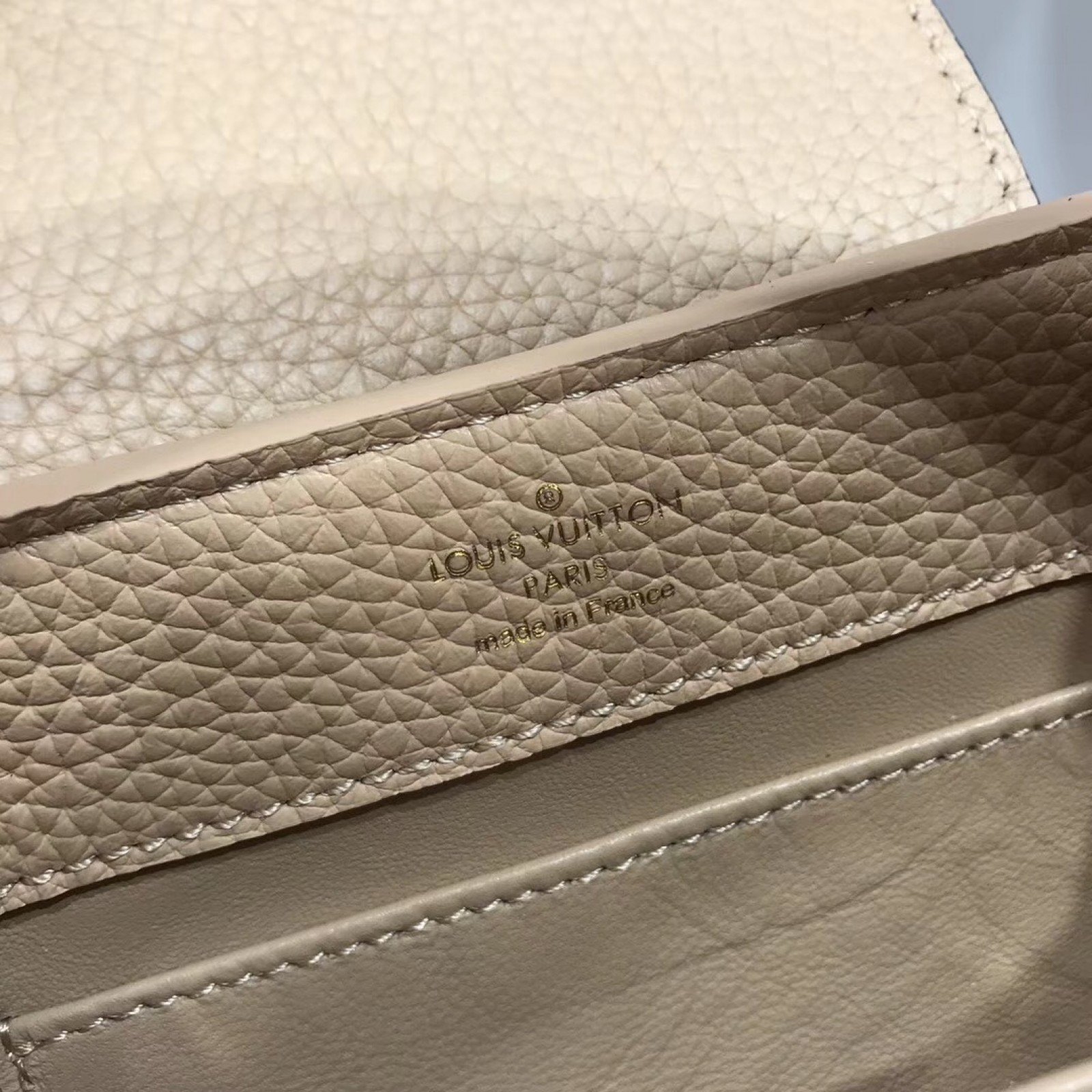 LV CAPUCINES MINI M94227