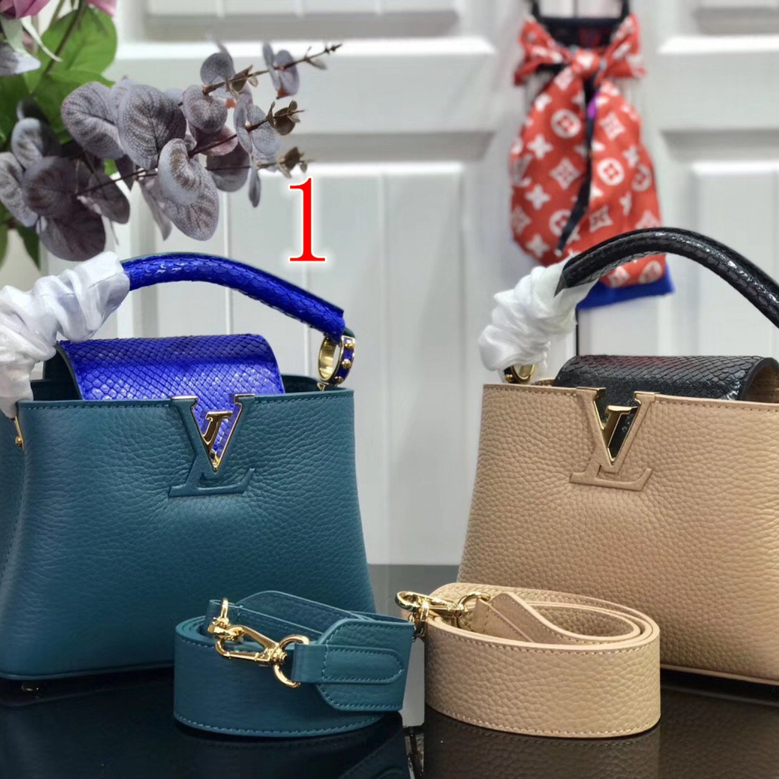 LV CAPUCINES MINI M94227